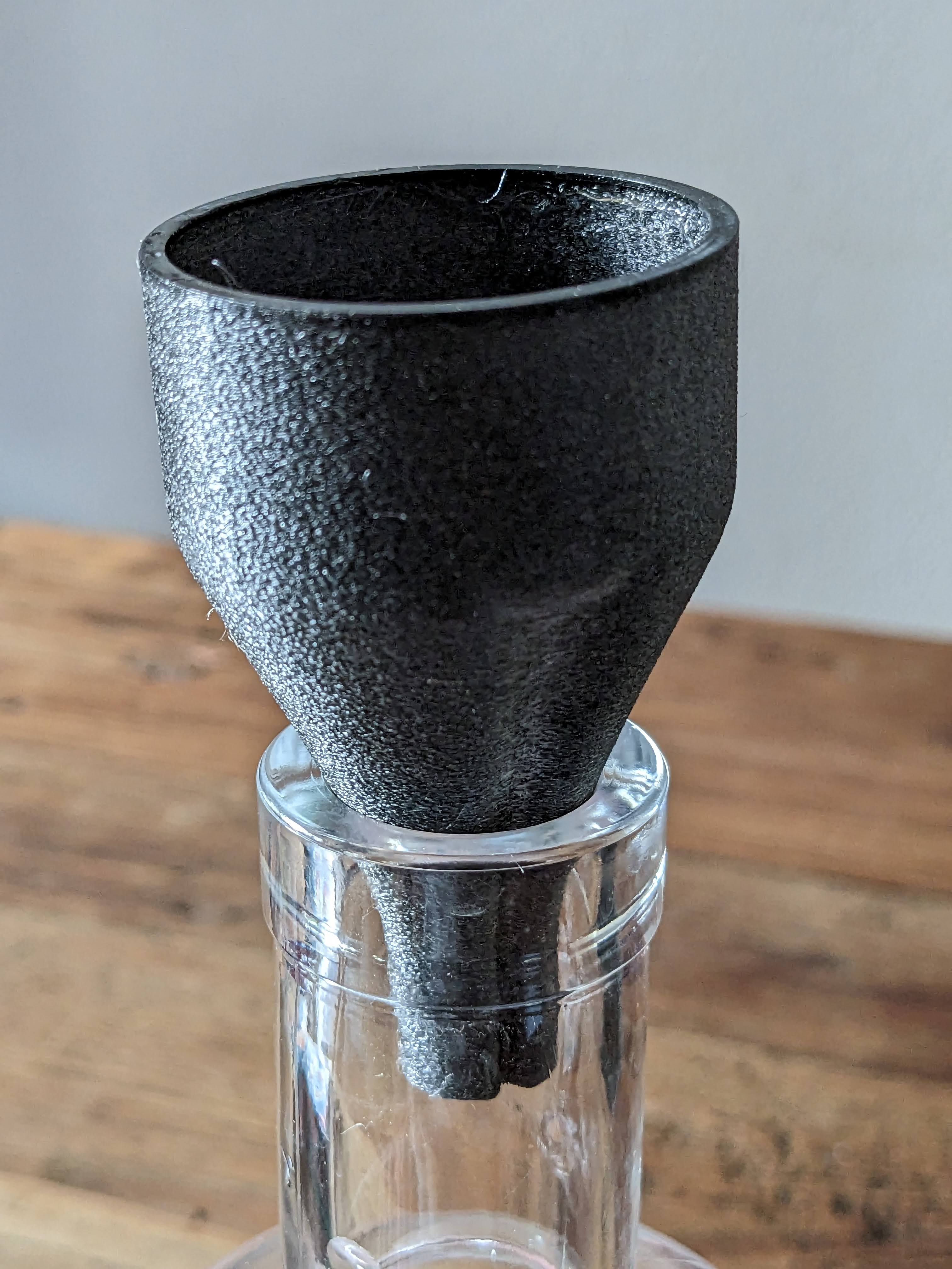 Funnel with air vent