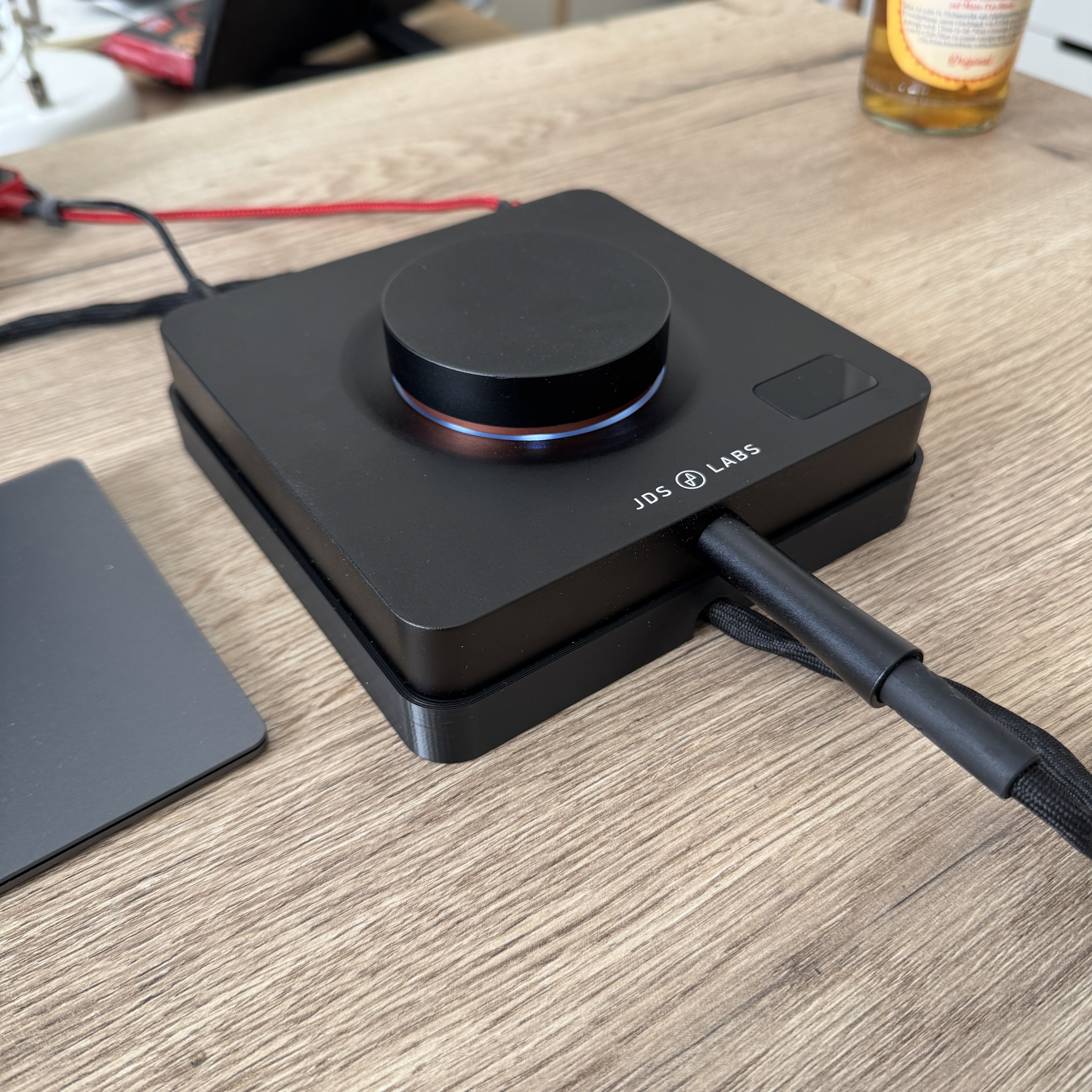 JDS Labs Element IV Cable Duct Base