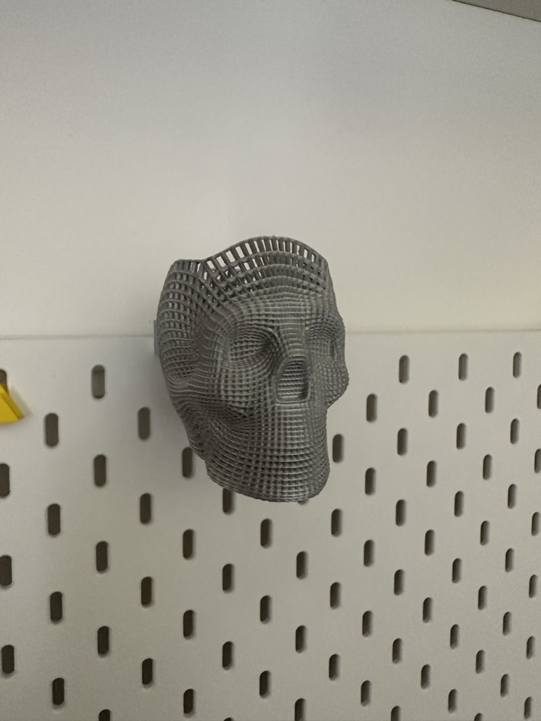Skadis Mount Adapter For Wireframe Skull Remix By Mtominsk Download electrocookie-breadboard-project-box-by-anthony-kinson-download-free