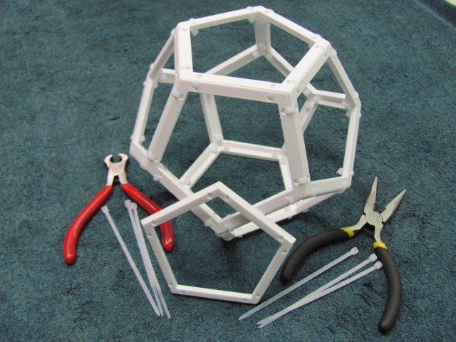 Free STL file Dodecahedral Joint / Connector for 3D Spool Reuse,  Dodecahedron ➗・3D printable model to download・Cults