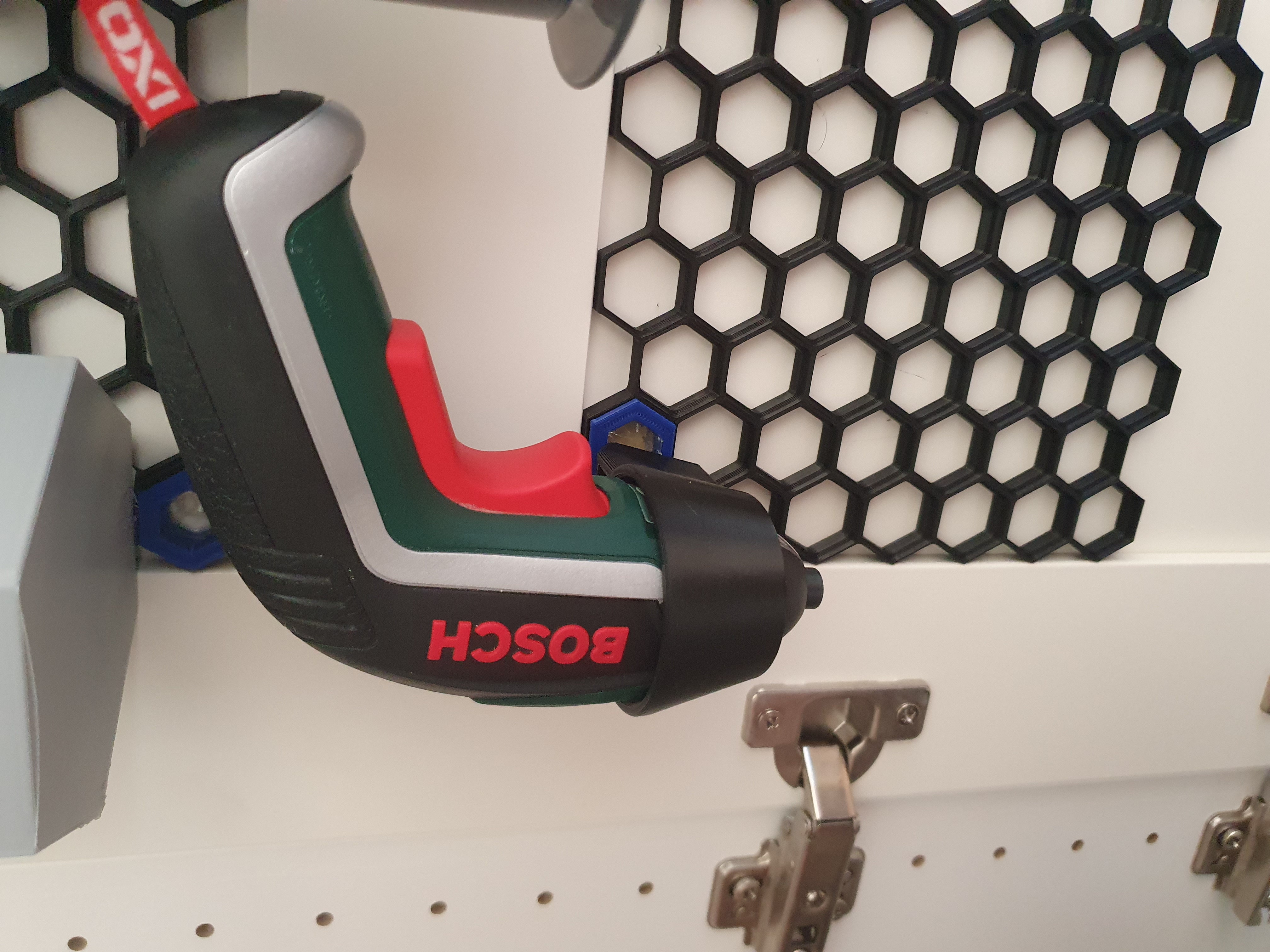 Bosh IXO Honeycomb Wall
