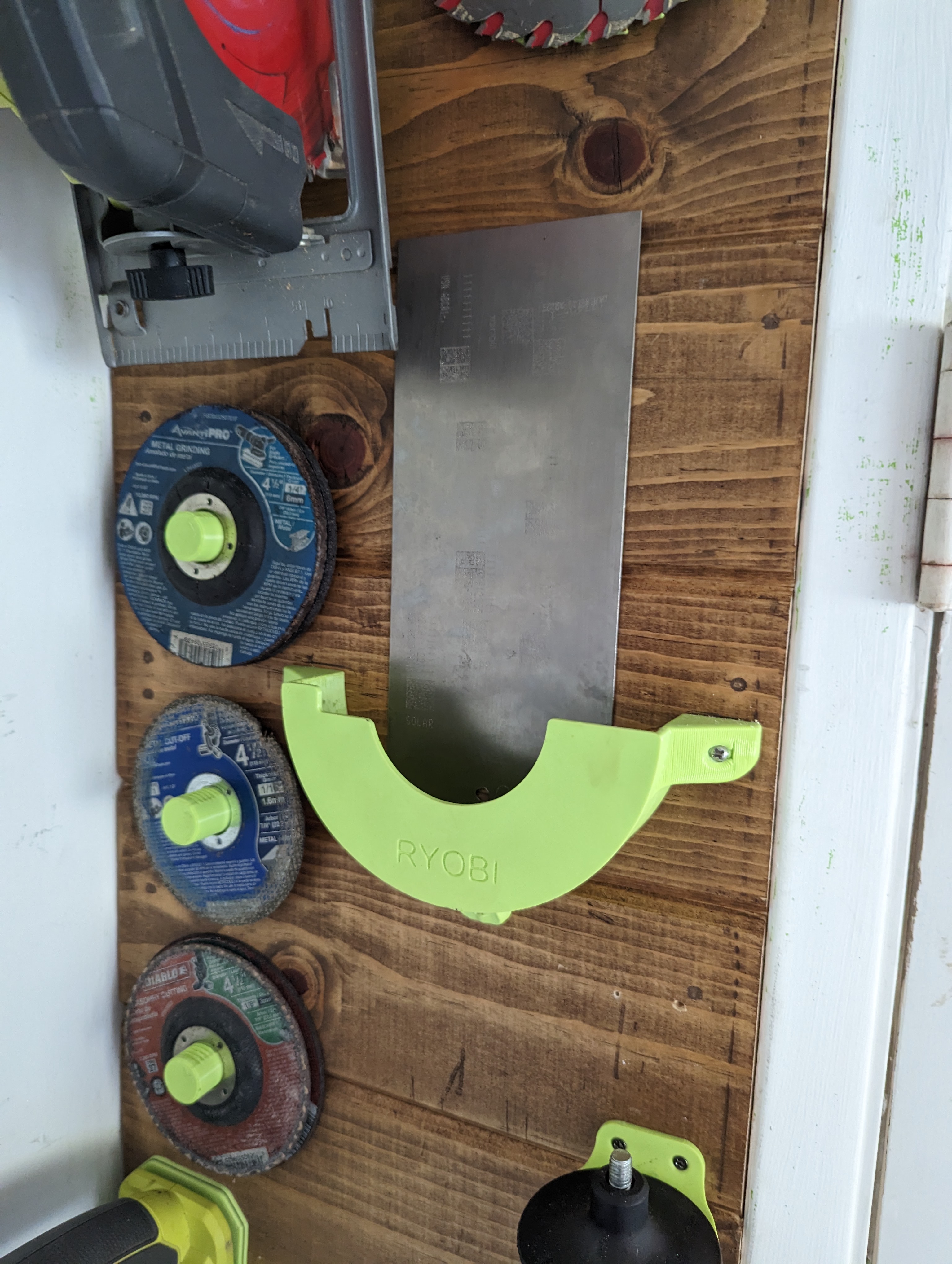 Miniatura 2 do modelo 3D Ryobi angle grinder holder