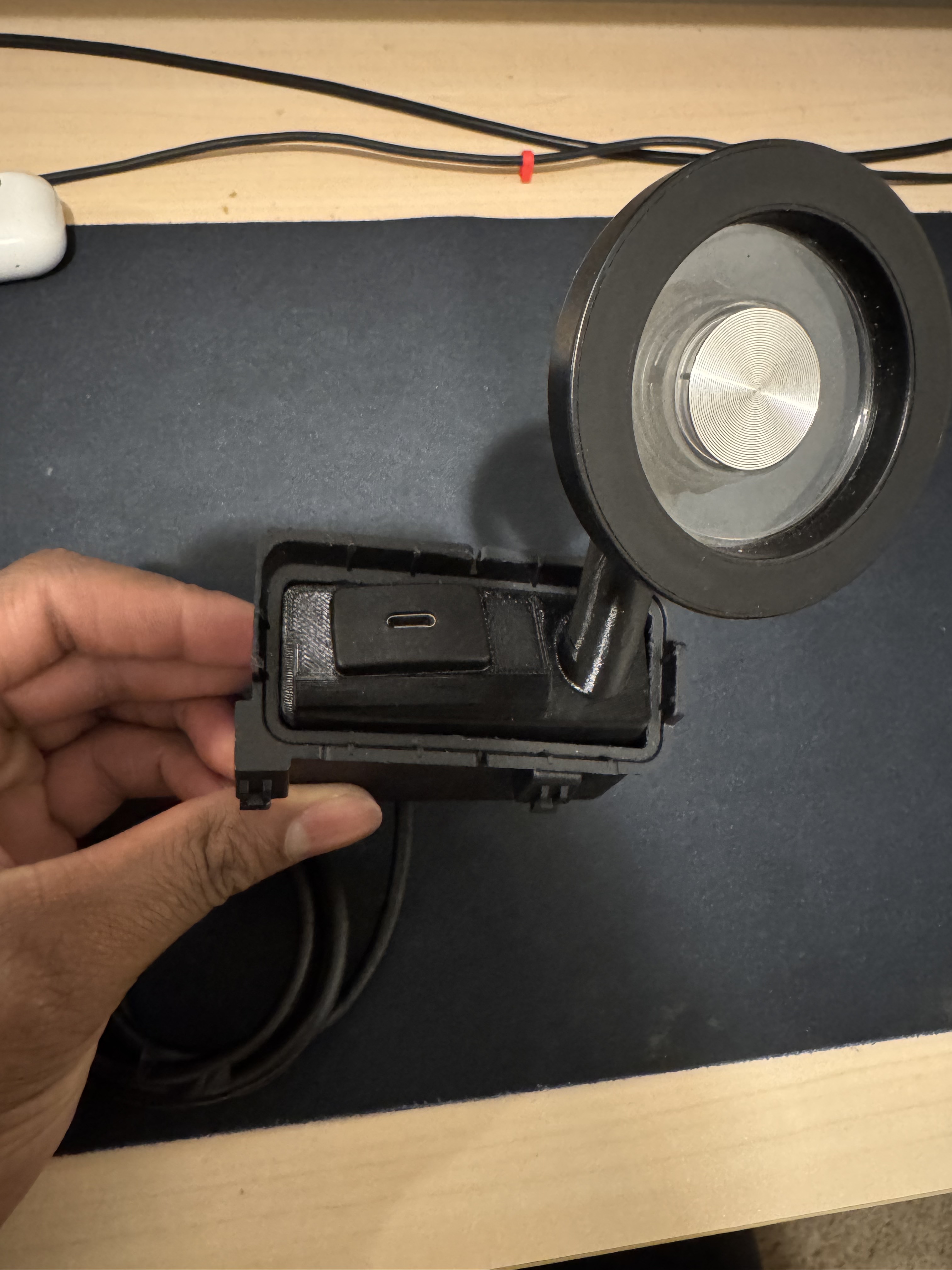 Modified Ct200H Universal Phone Holder to house USB-C module