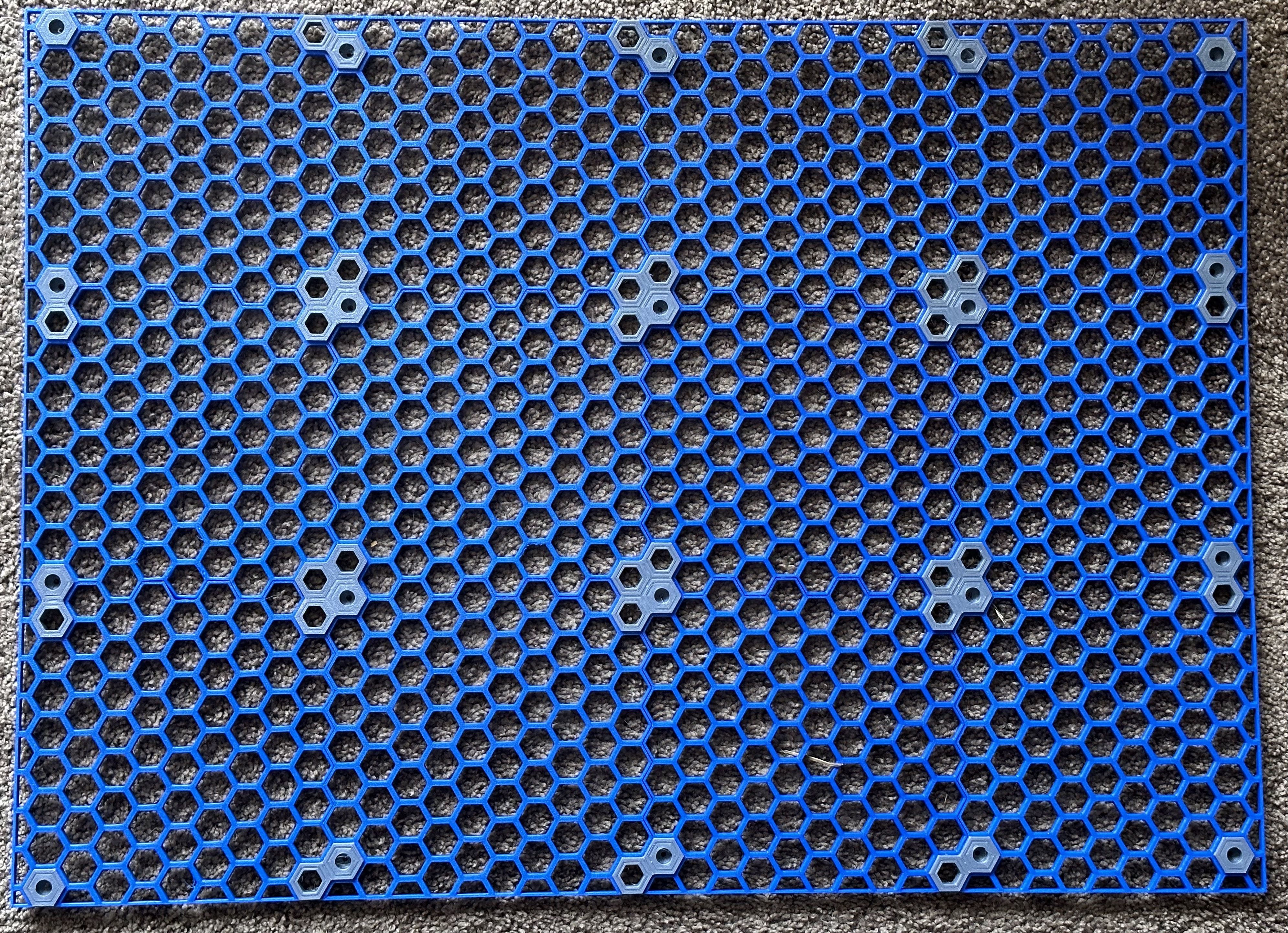 Honeycomb wall with borders/edges (max-sized for Ankermake M5 while allowing for many rows and columns)