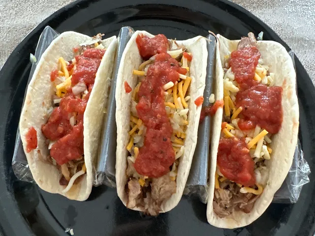 Taco Holder Stand - 3 tacos