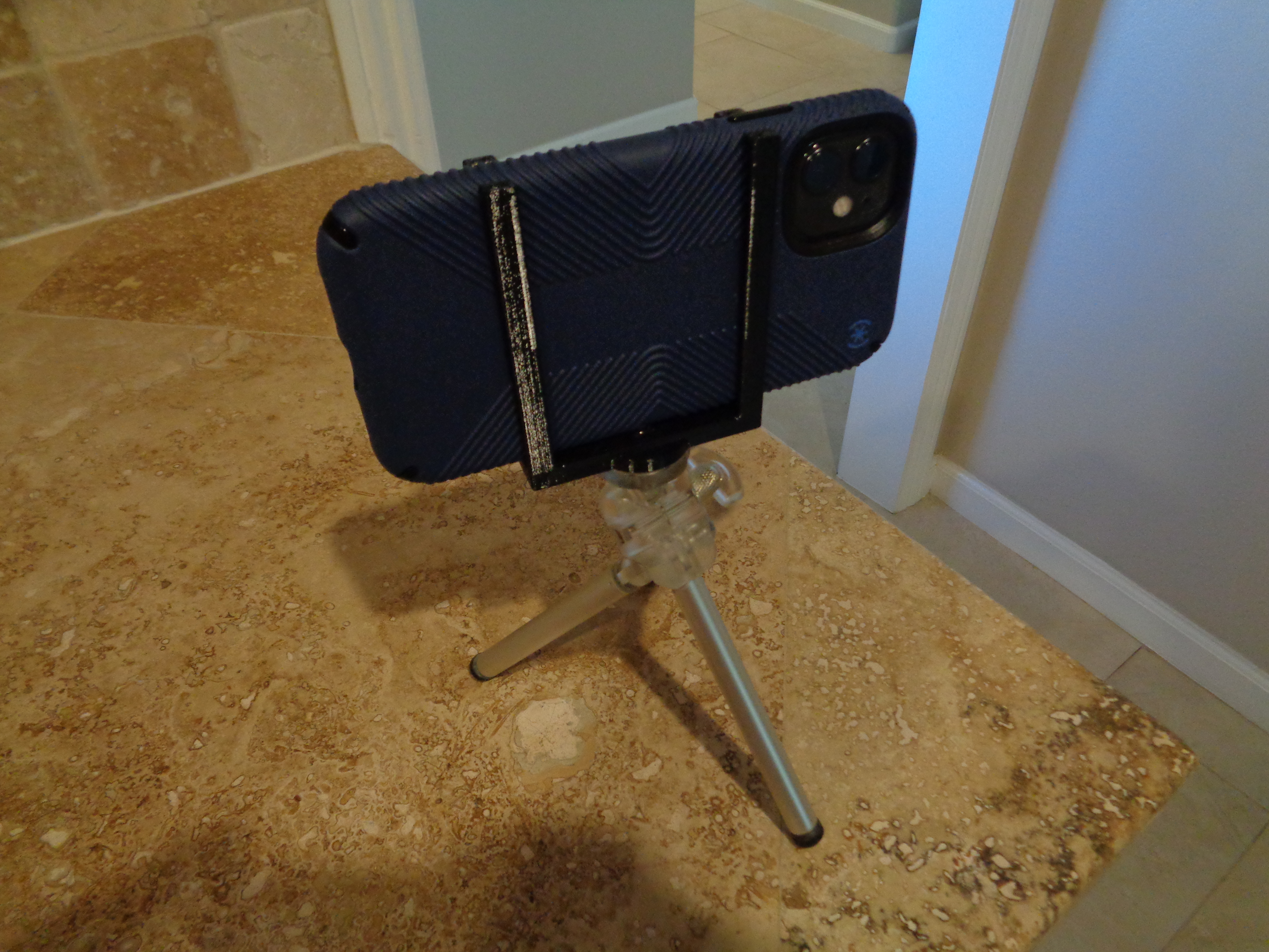 Cell phone tripod mount