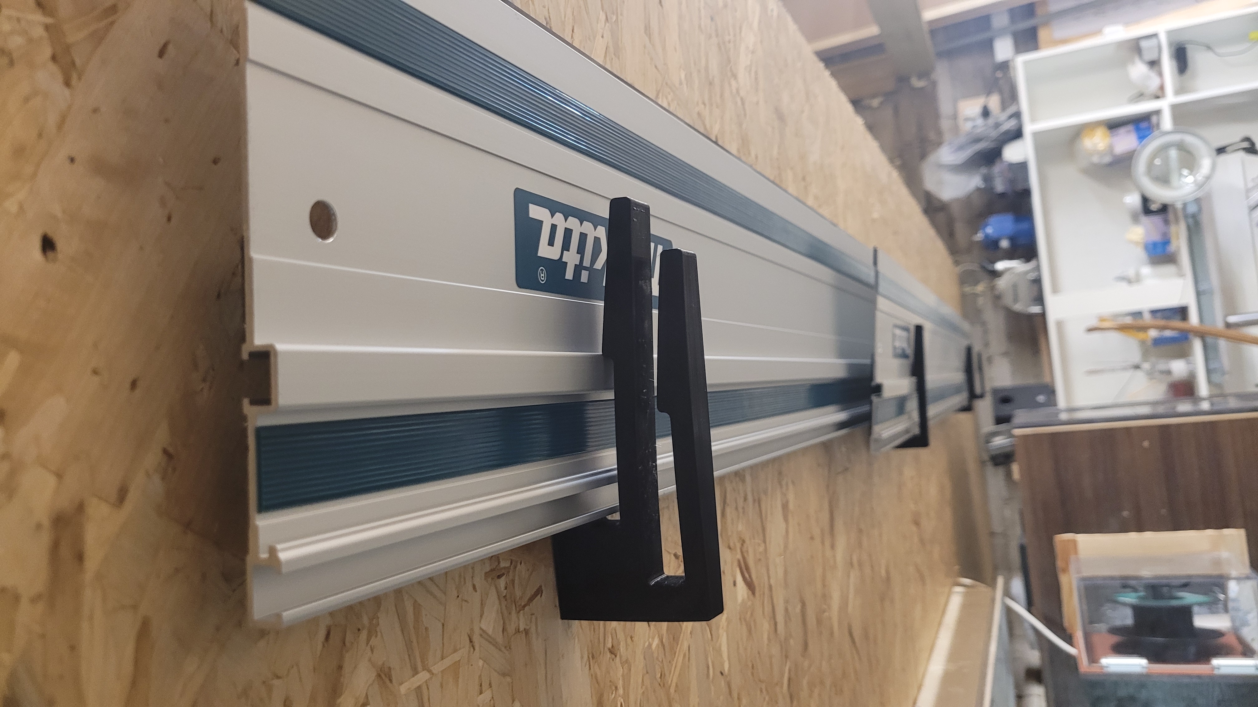 Tracksaw rail holder for Makita and festool tracks