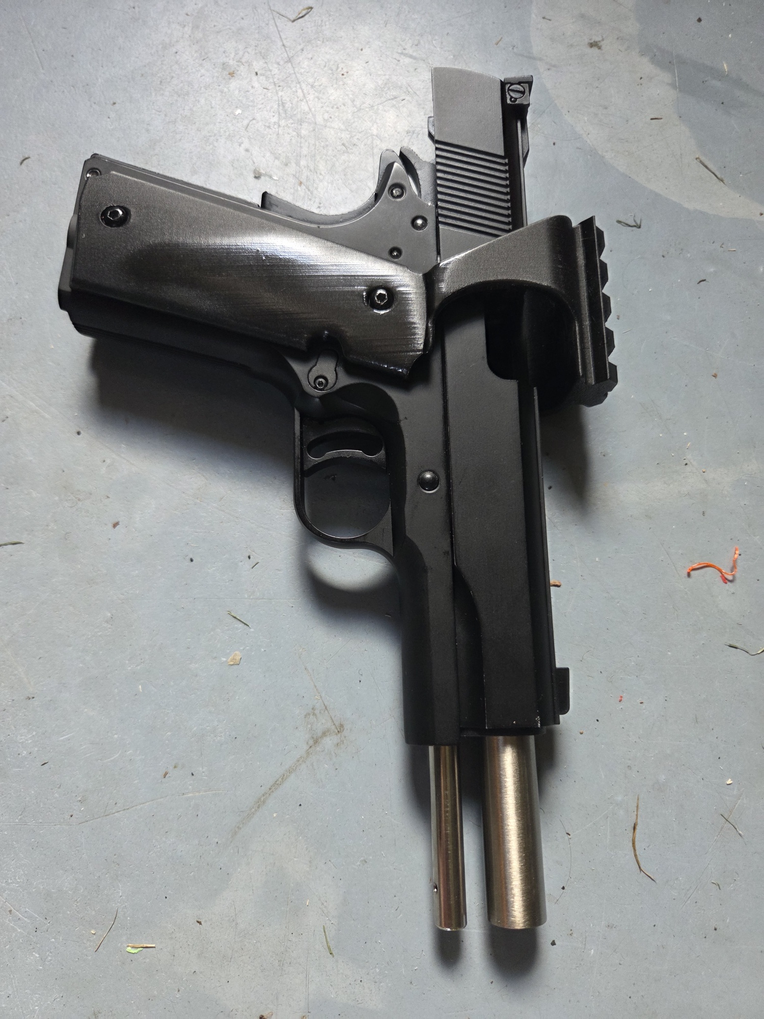 Colt M1911A1 Pistol NATO (Picatinny) rail and grip