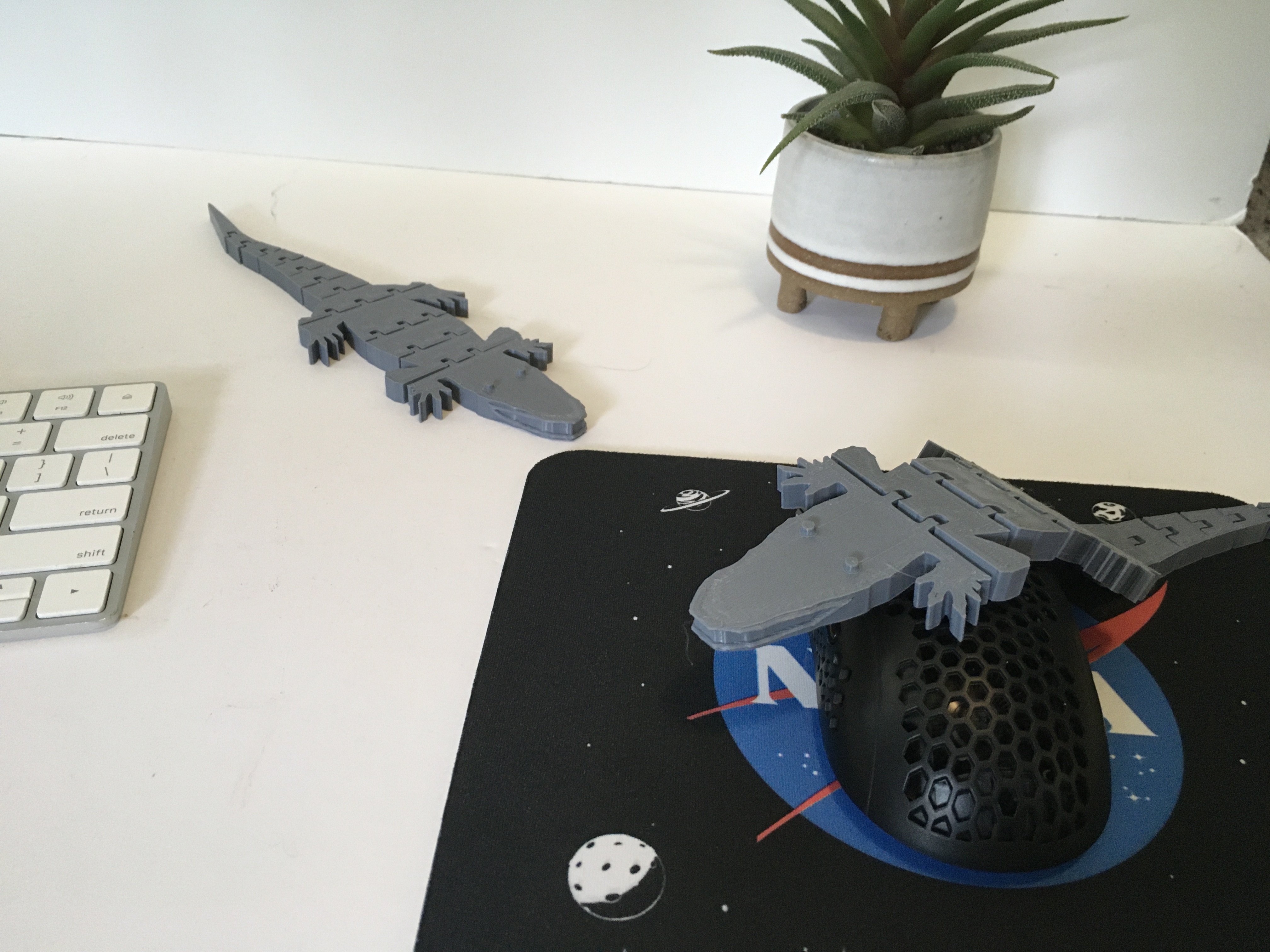 Alex the gator flexi desk toy stress relief