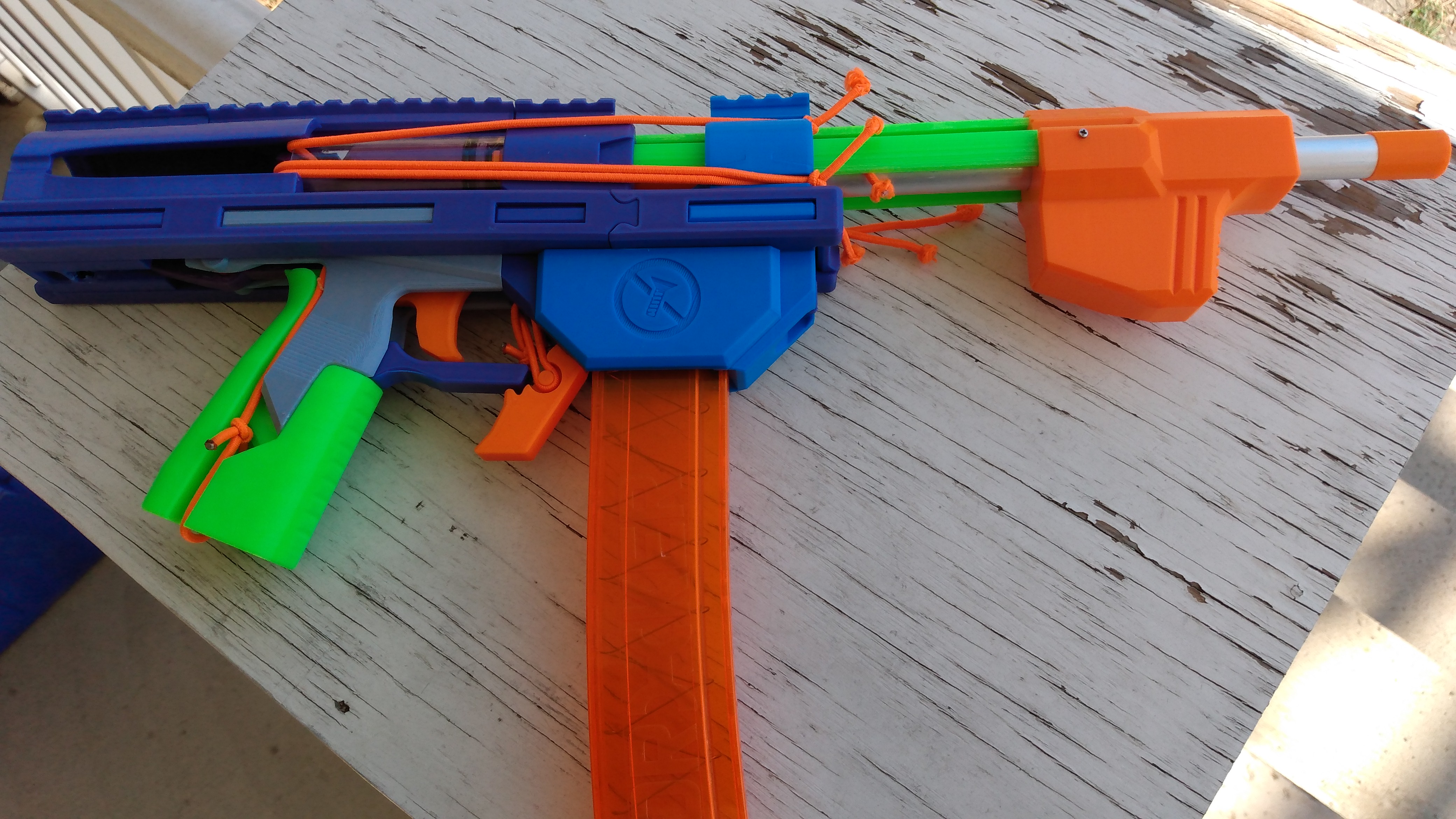 Frayed Knot: a stringer foam dart blaster for nerfyness