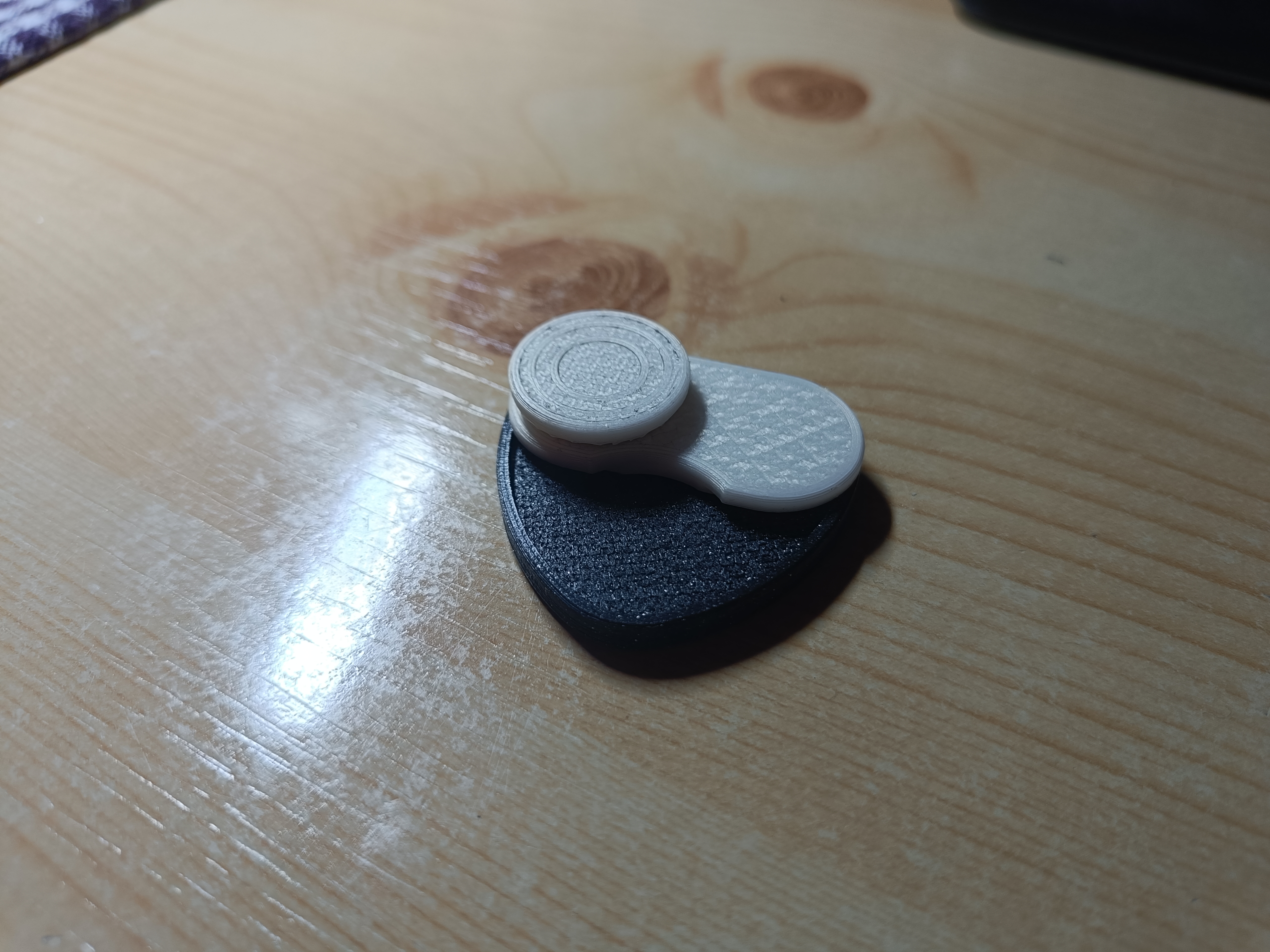 Magnetic fidget clicker/slider