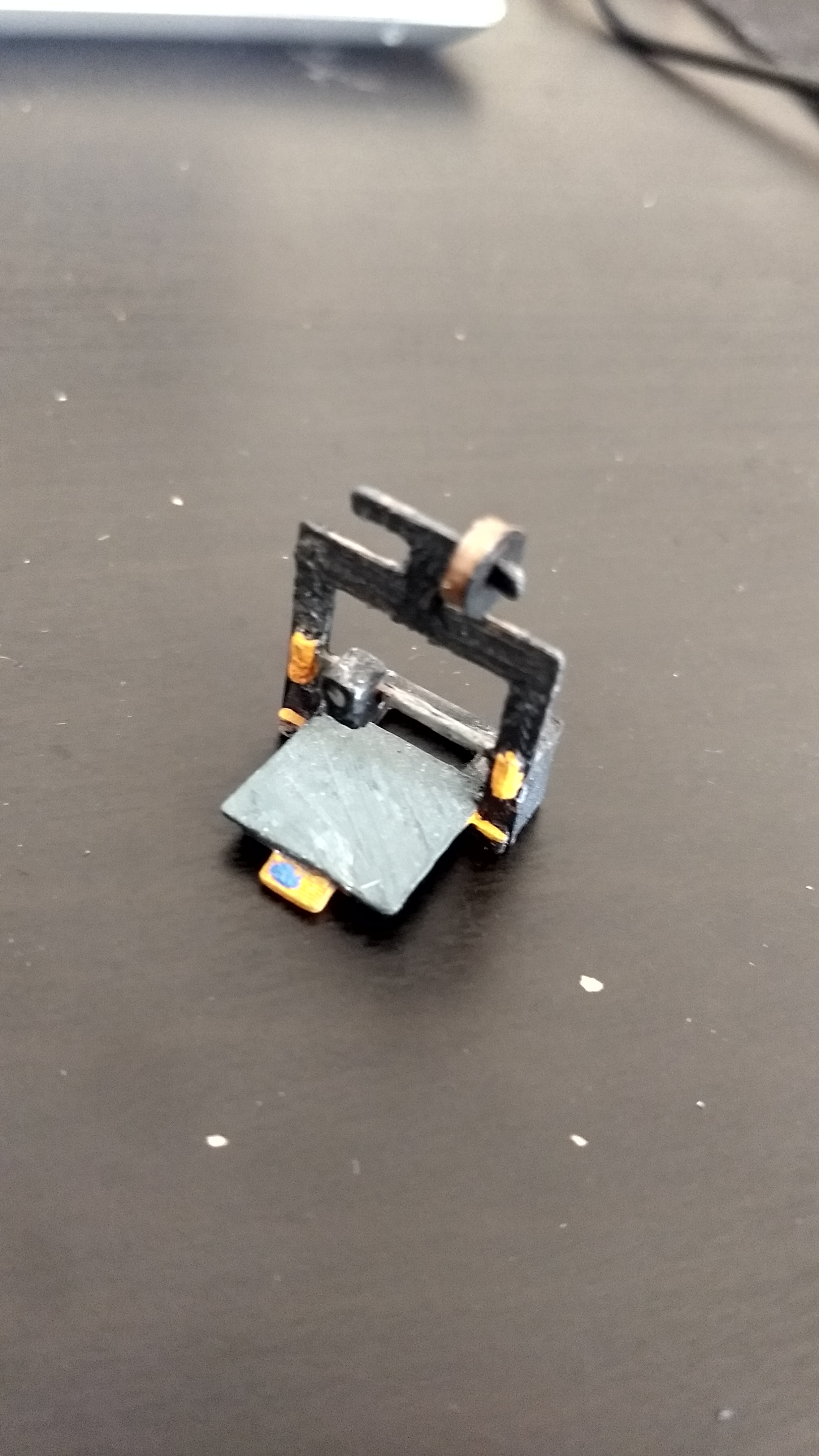 Miniature 3d printer, no supports needed