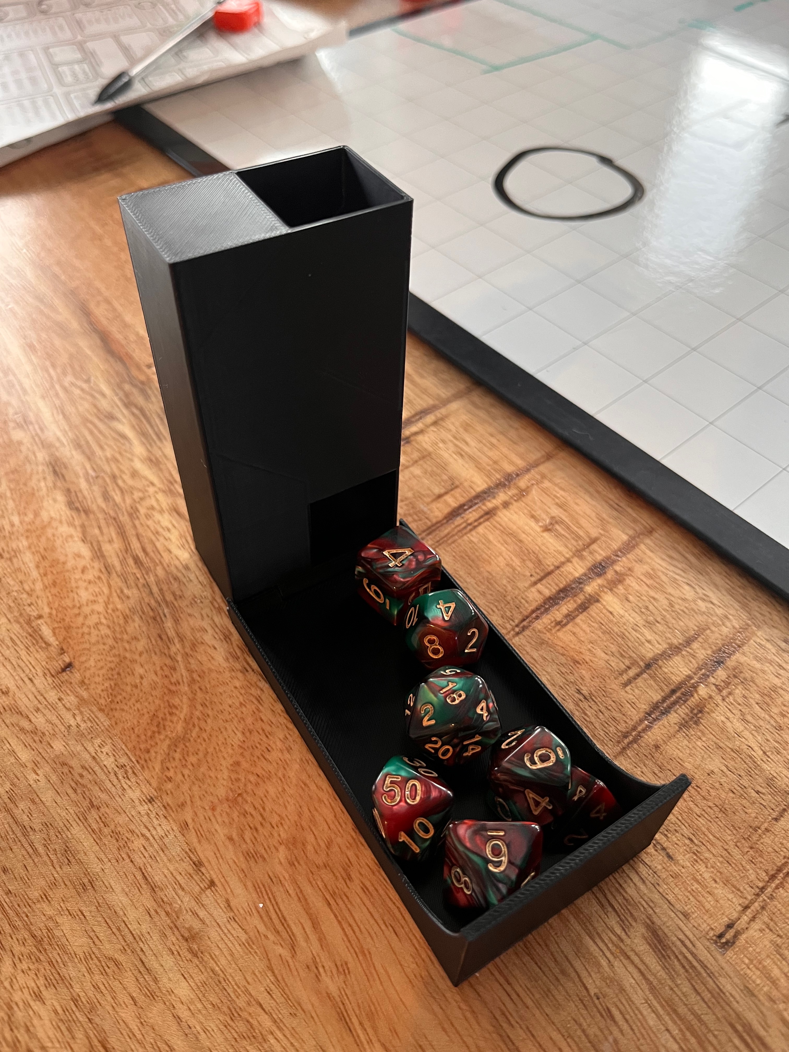 Wide Dice Box/Tower
