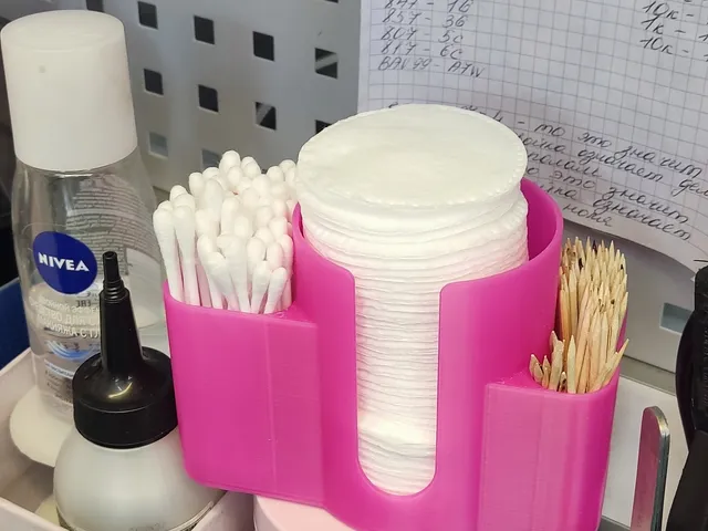 Cotton pad and tips holder