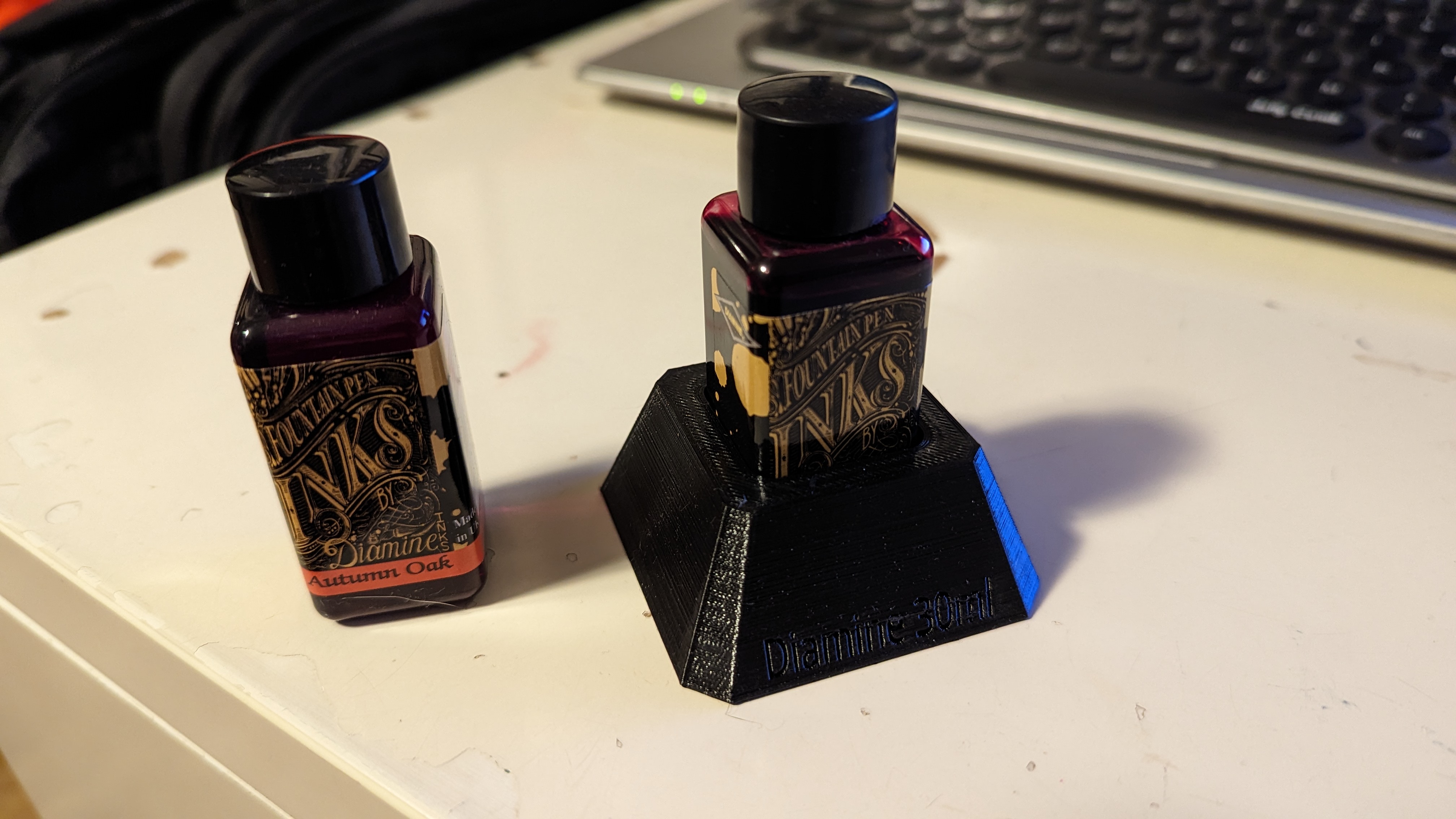 Handy Ink Bottle Support for Diamine 30ml Bottles