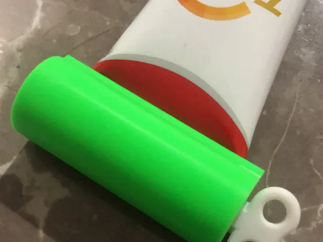 Toothpaste Squeezer