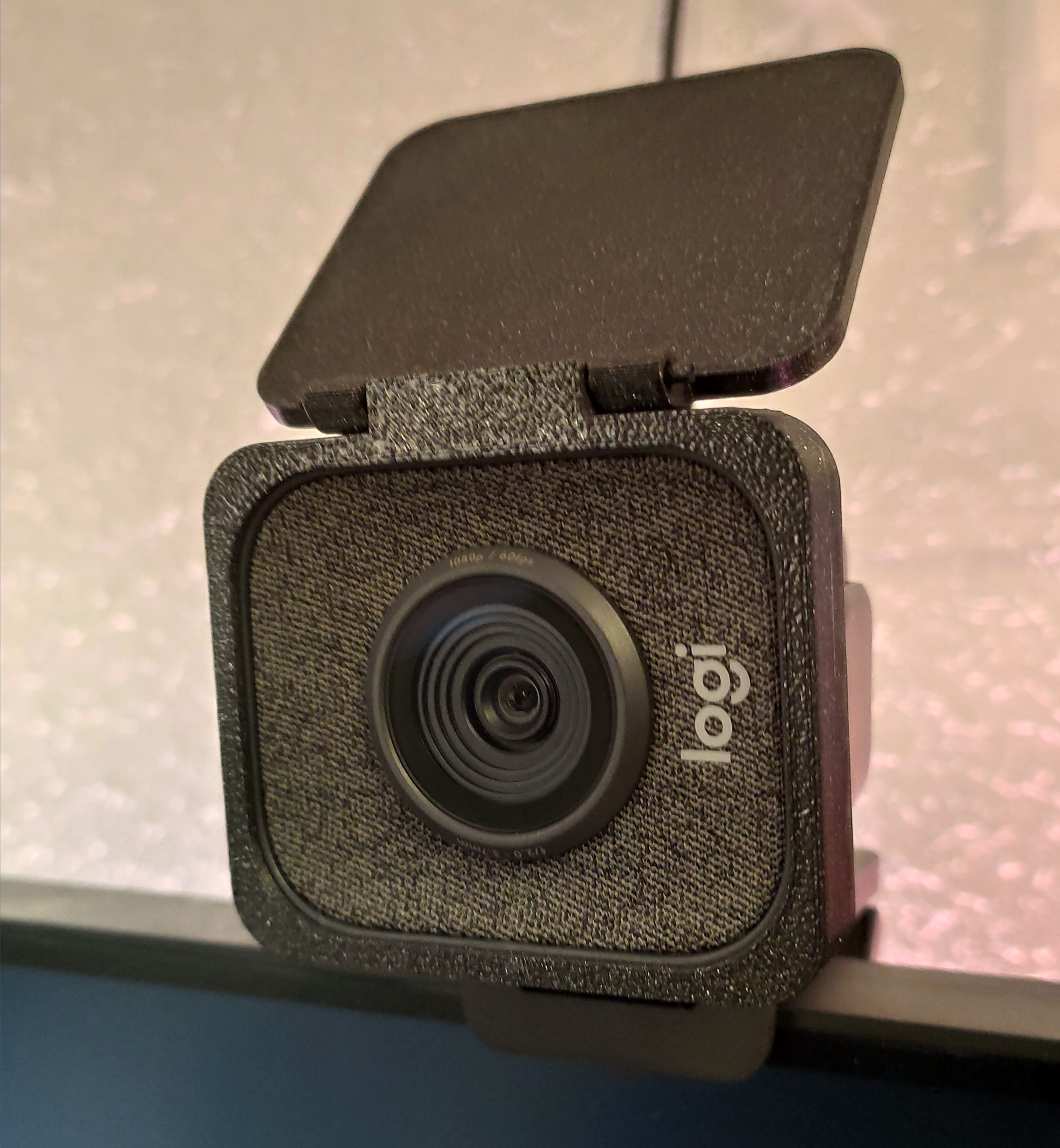 Logitech Streamcam Mount with Joint (Remix) by scross01, Download free STL  model