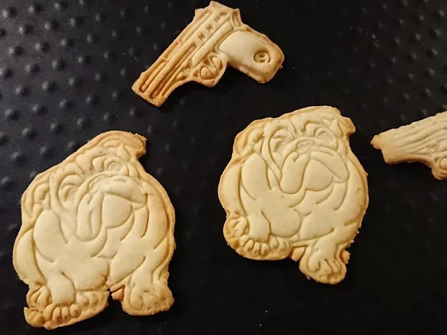 Cookie cutter Bulldog