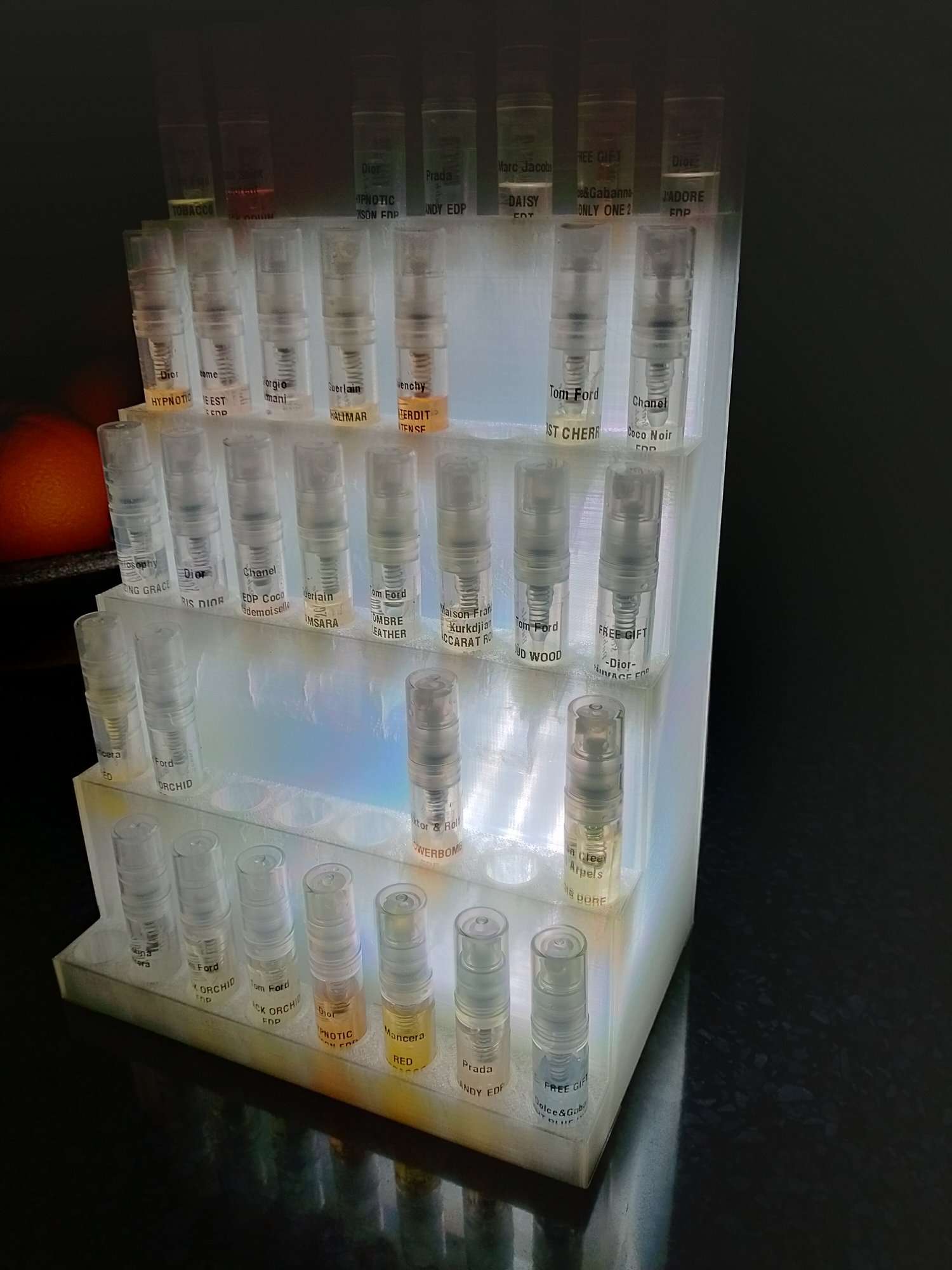 Miniatura 2 do modelo 3D Perfume sample rack