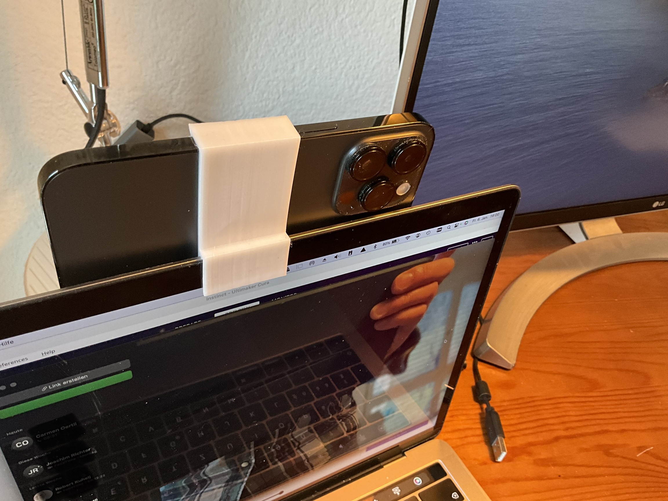 Iphone 14 Pro Clamp