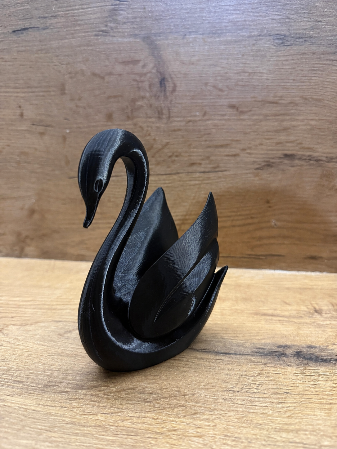 Elegant Swan Sculpture – Decorative 3D Print