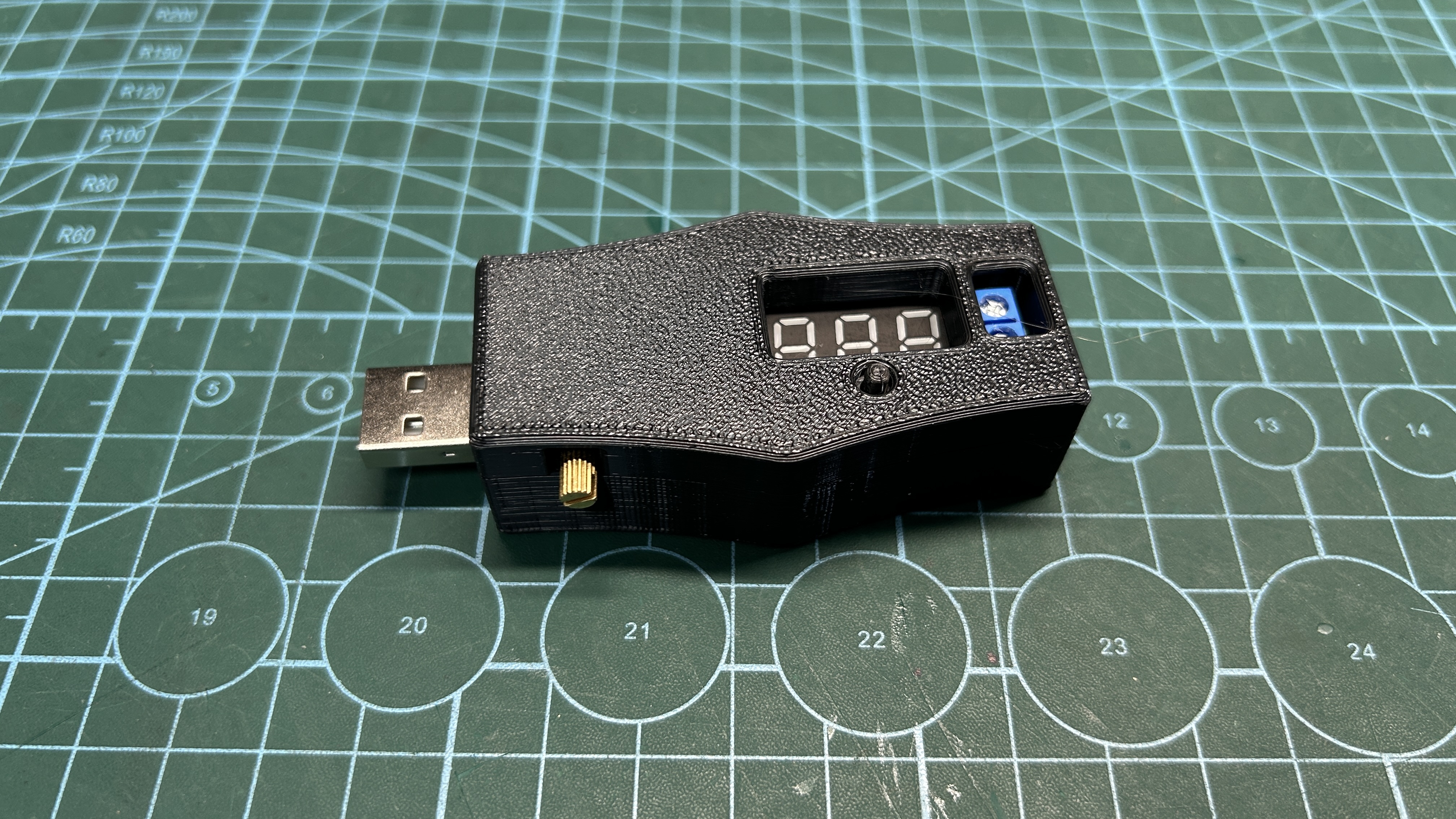 Miniatura 9 do modelo 3D USB Variable Power Supply Case