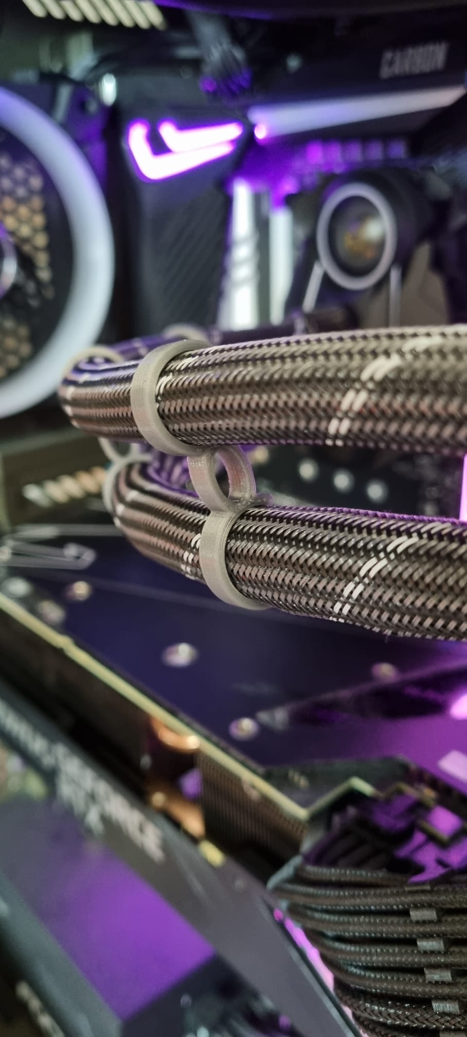 Arctic Liquid Freezer AIO CPU cooler seperator.