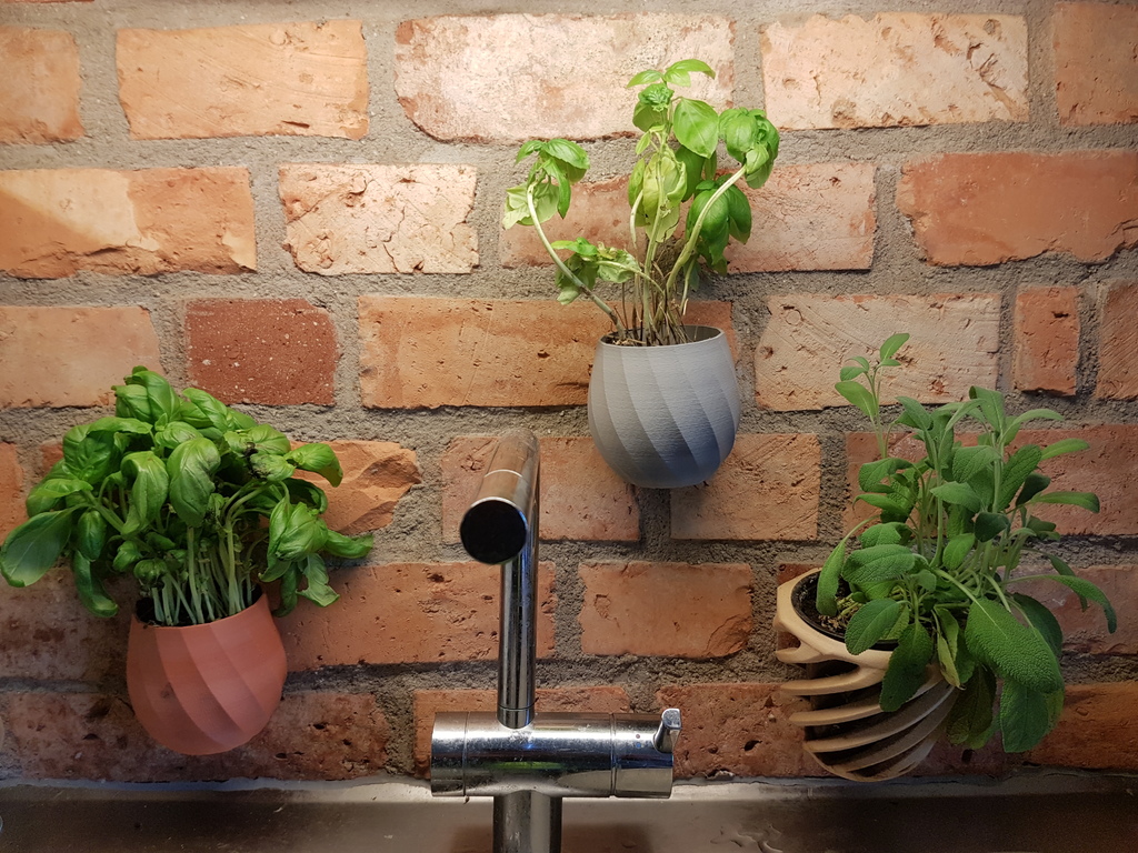 wallmounted flowerpot