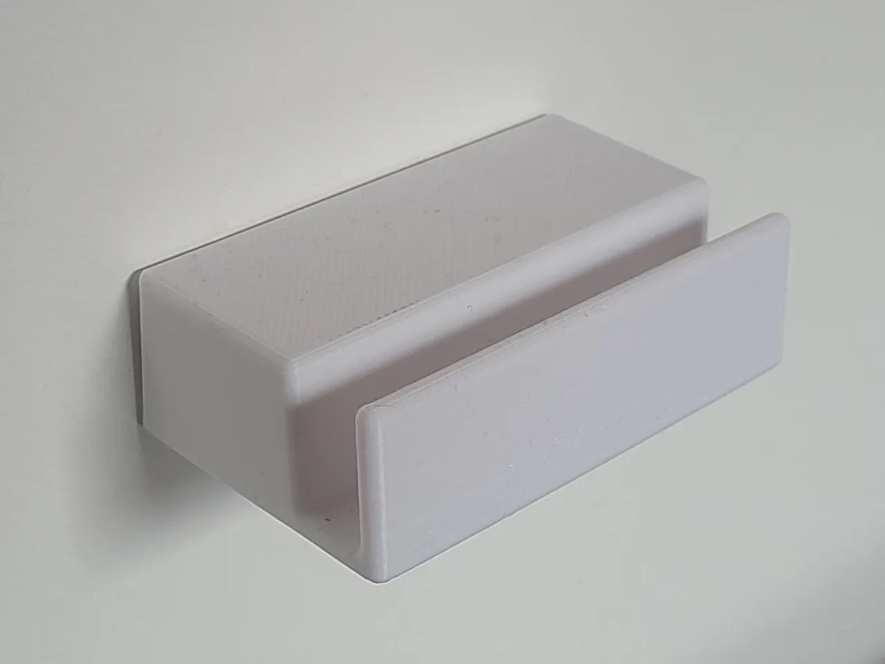 STL file Vinyl Holder / Wall mount for vinyl or cardboard rolls・3D  printable model to download・Cults