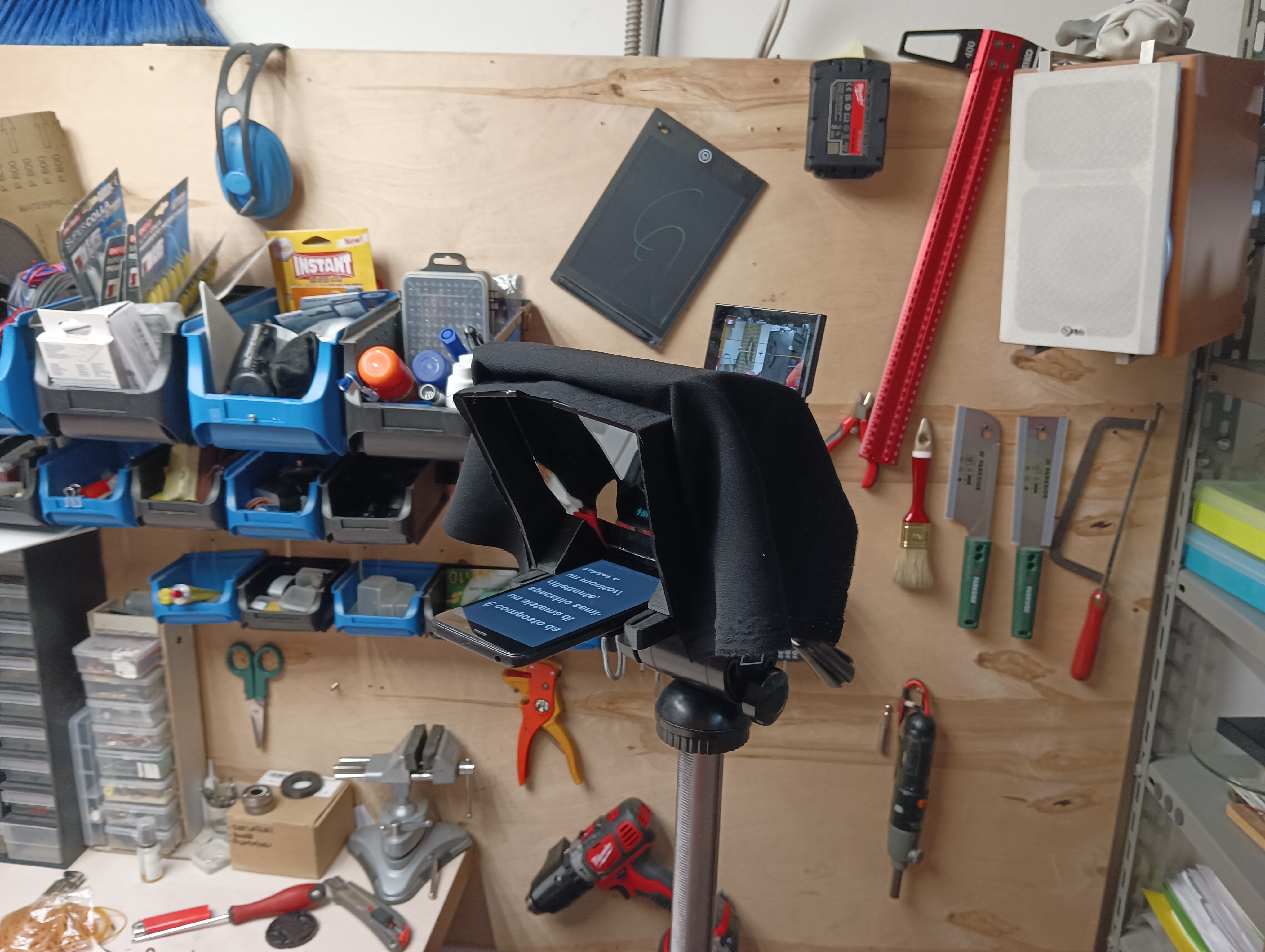 DIY TELEPROMPTER