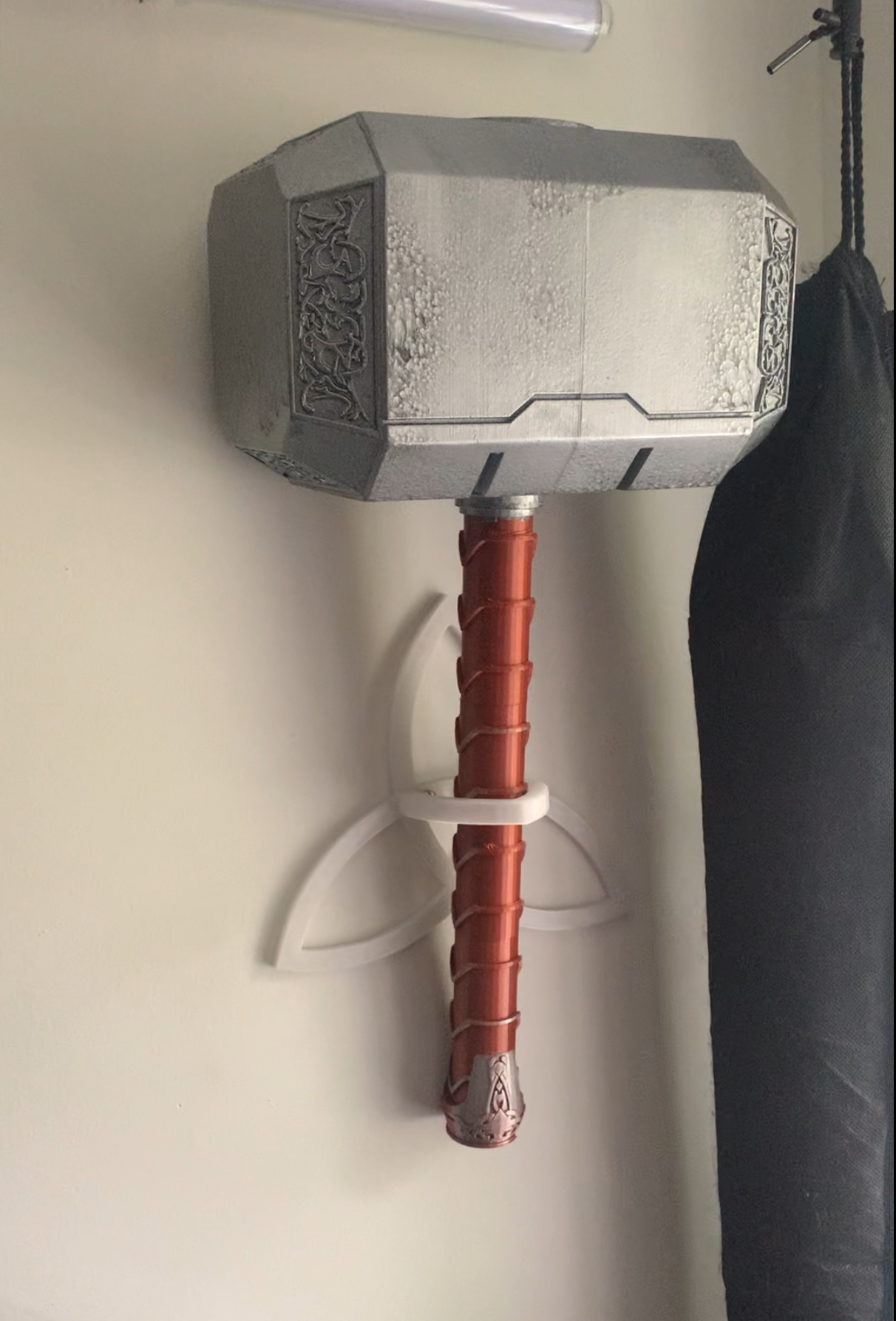 Mjolnir Wall Mount by The Matt Cave | Download free STL model ...