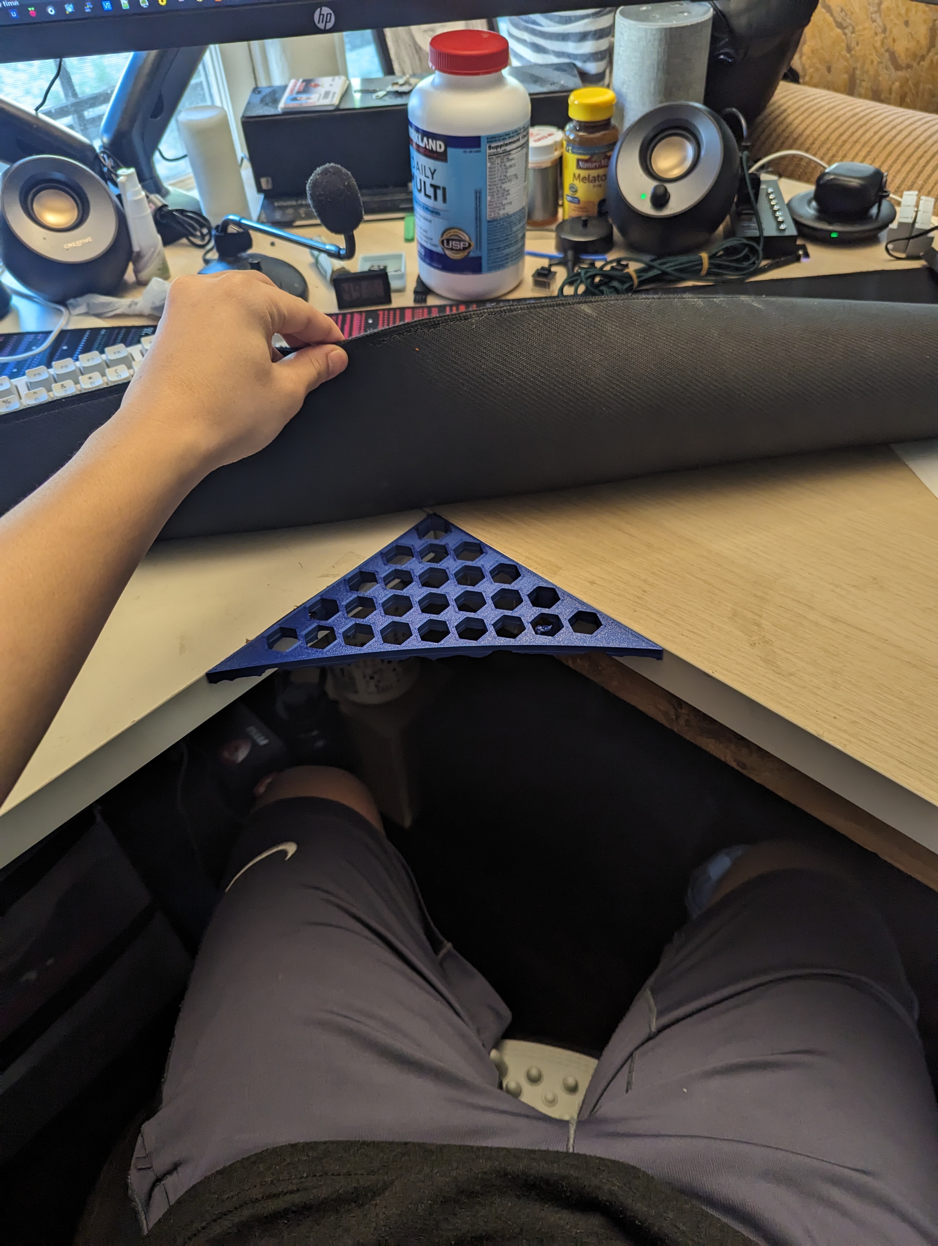 Optimized L shape desk corner extender
