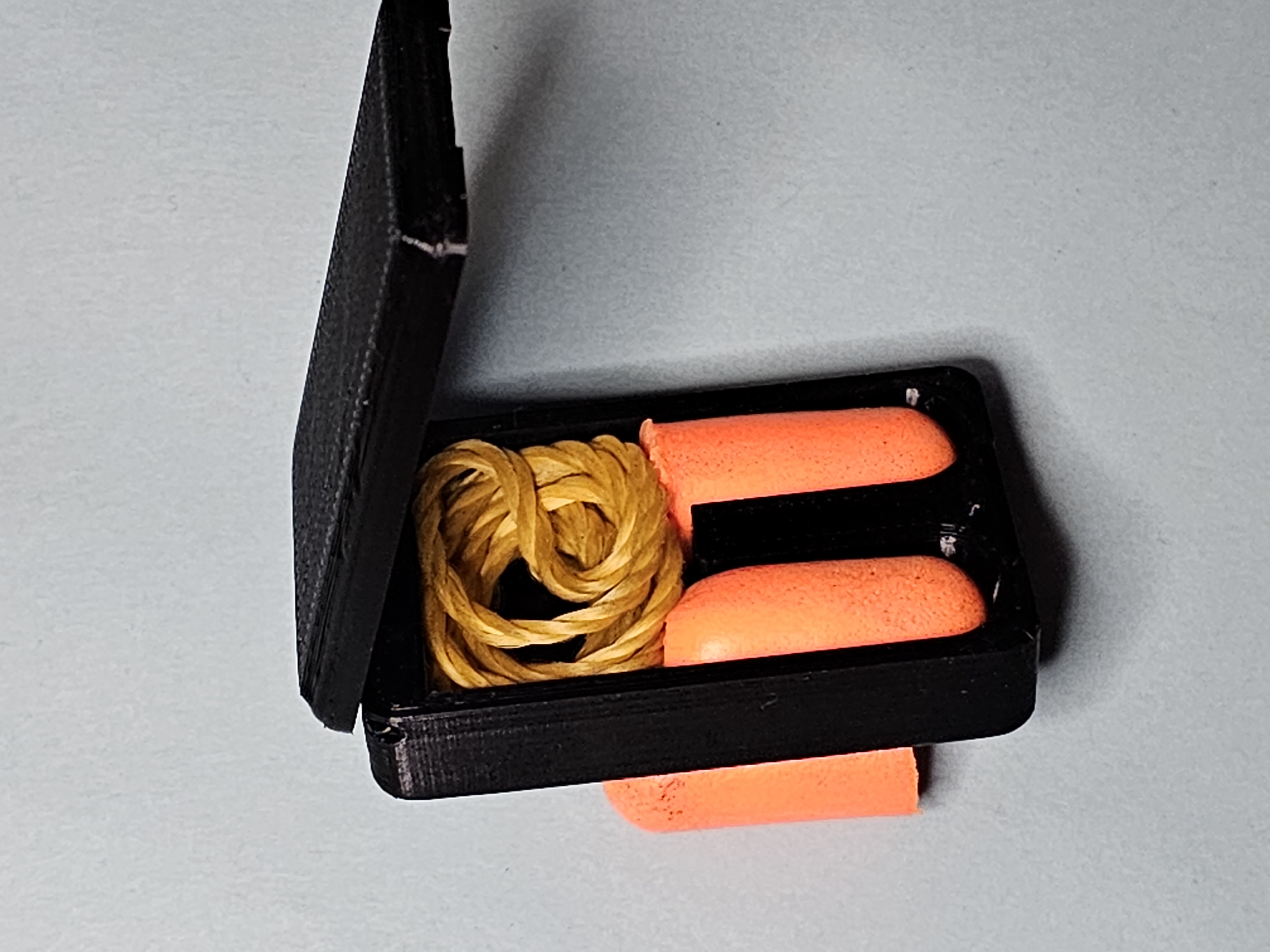 Ear Plug Case With Room For String by Steven786 Download free STL