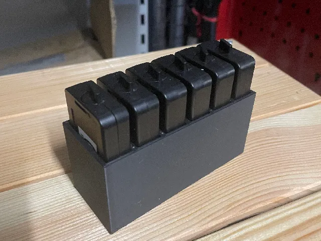 GreenGo battery holder