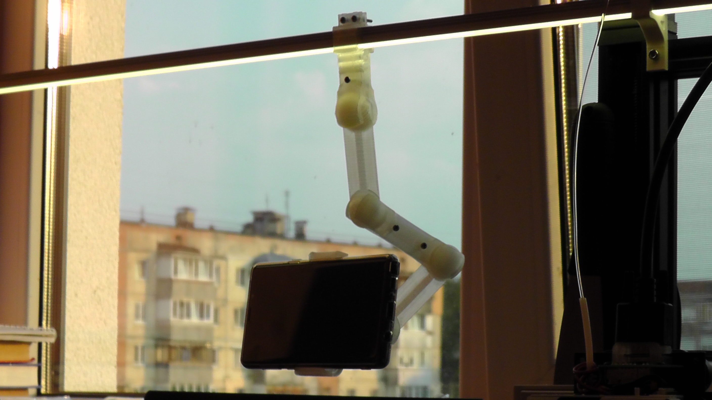 Strong suppportless arm