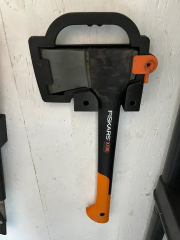 Fiskars X10 axe hanger