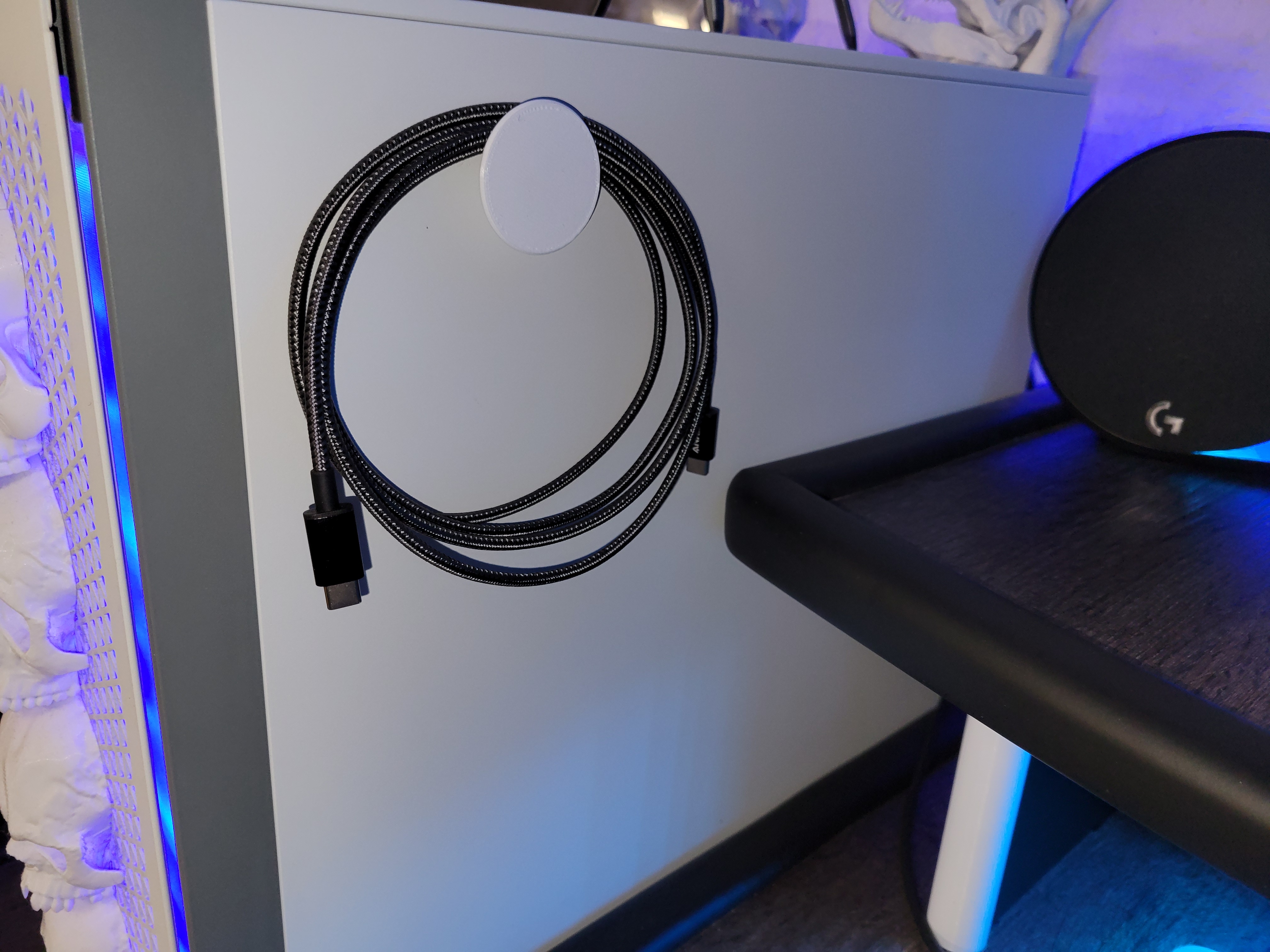 Miniatura 2 do modelo 3D Magnetic Cable Hooks