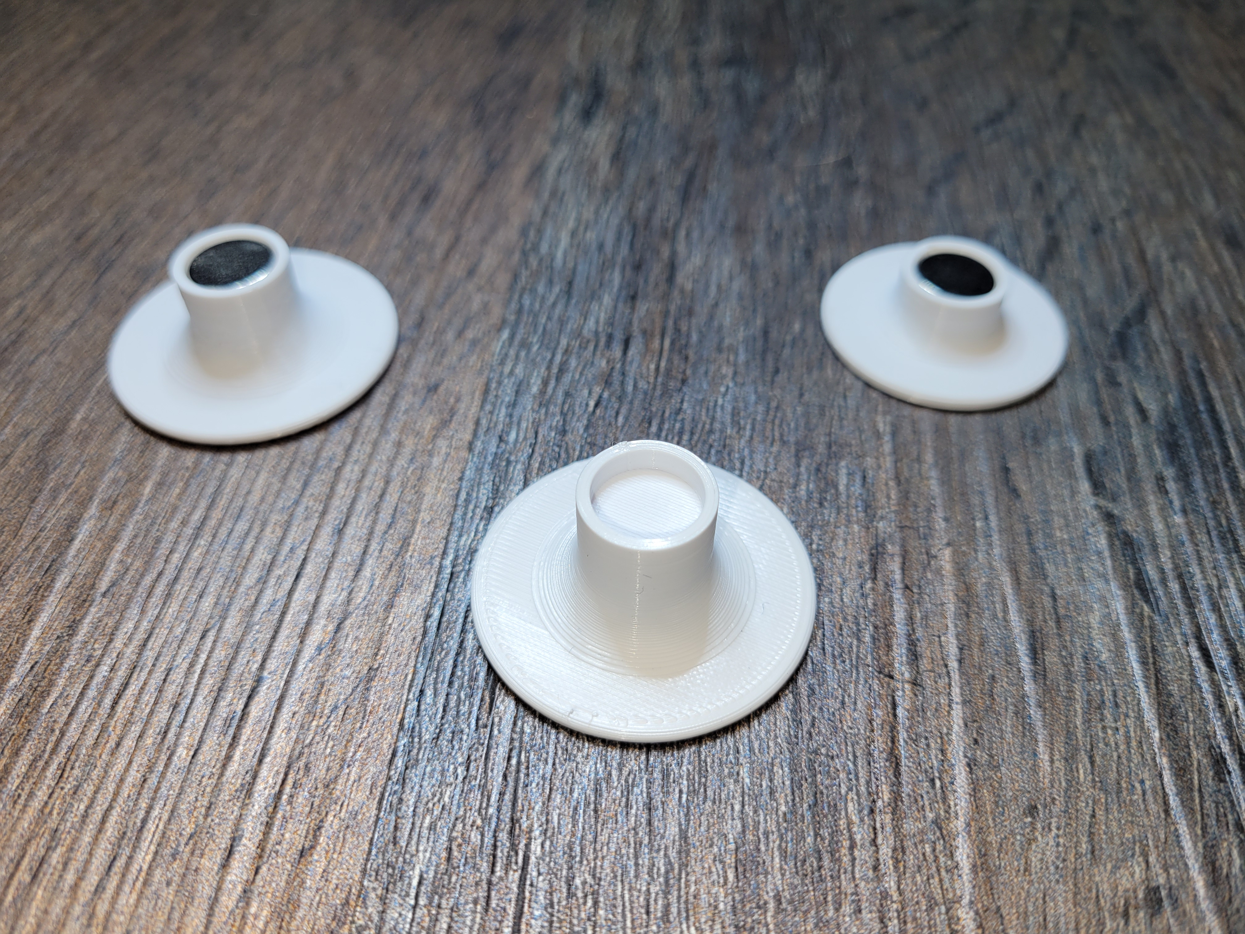 Miniatura 4 do modelo 3D Magnetic Cable Hooks