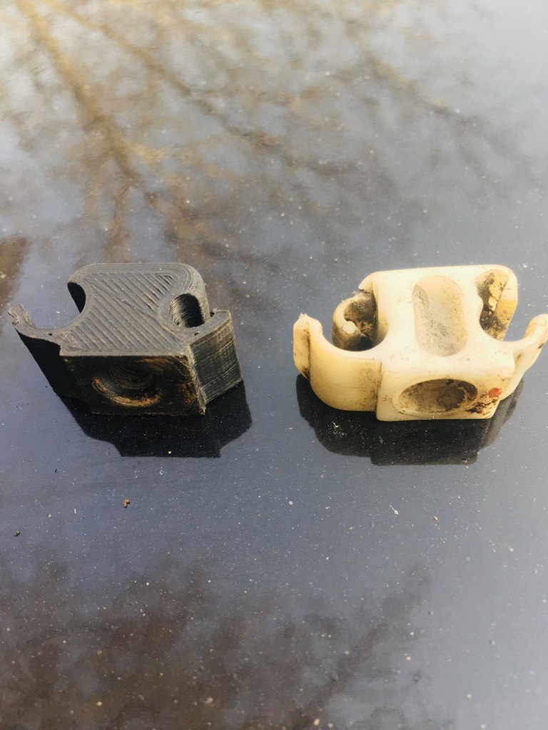 Bmw E30 front strut wiring holder (OEM 61 13 1 370 421) by Kotyarko