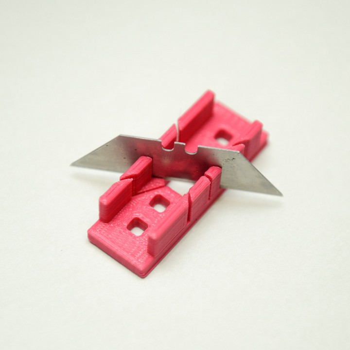 Miniatura 2 do modelo 3D Mini Craft Miter Box