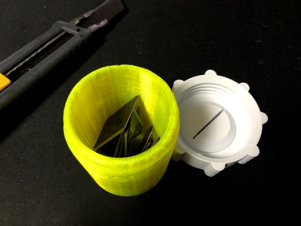 Box cutter blade break capsule by Tommy Zero Download free STL model