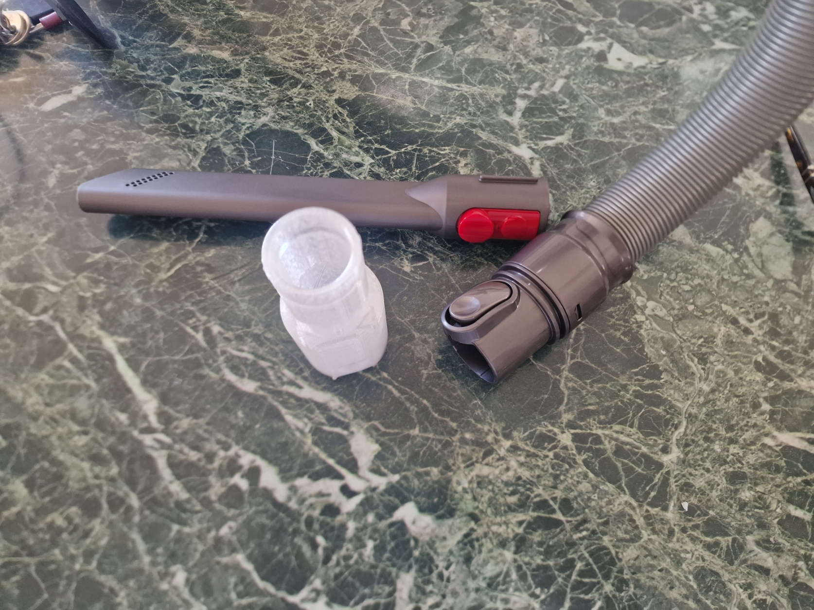 Dyson V6/pet grooming hose to V15/new accessories adaopter by