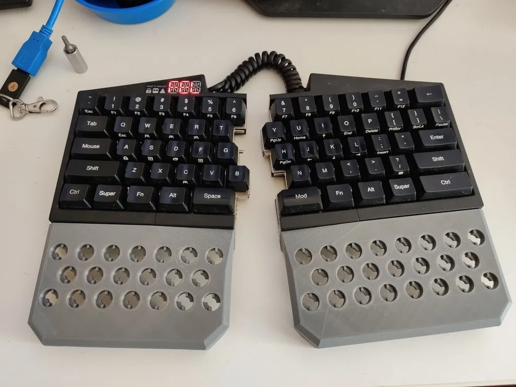 Wooden Palm Rest - Ultimate Hacking Keyboard
