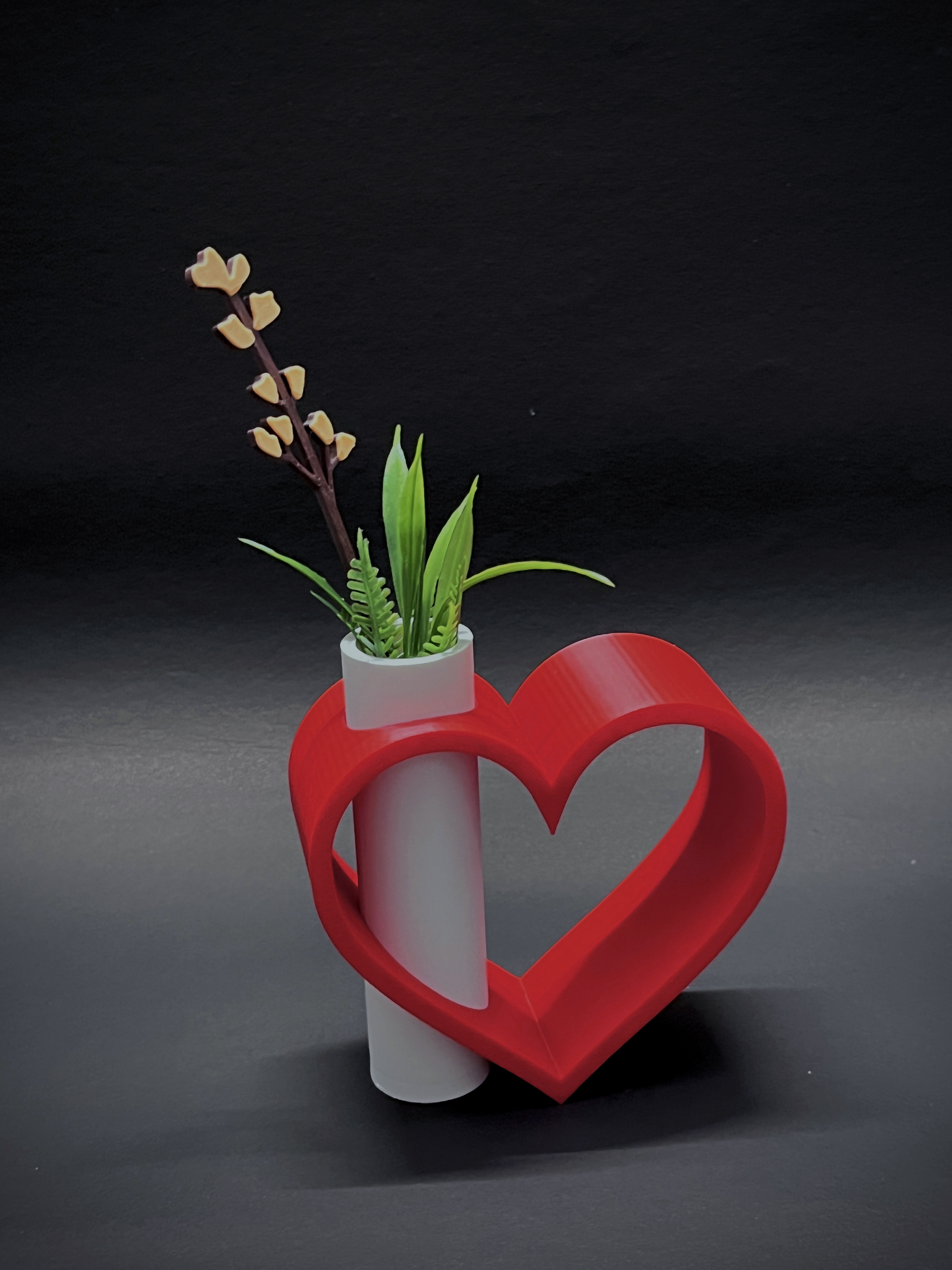 Miniatura 5 do modelo 3D Heart Vase