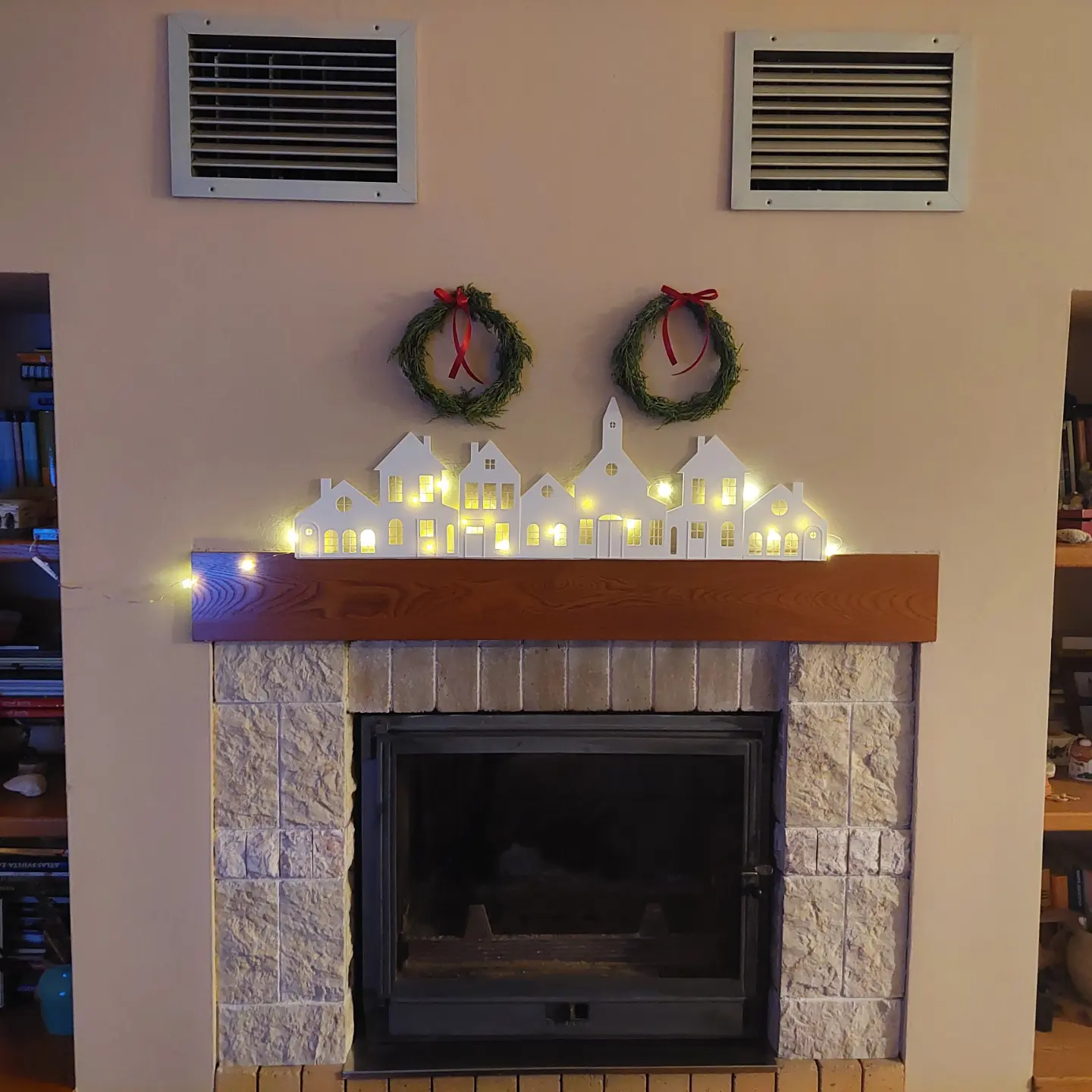 Christmas village - wall-mounted