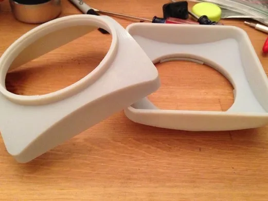 Distagon f/4 40 mm C lens hood