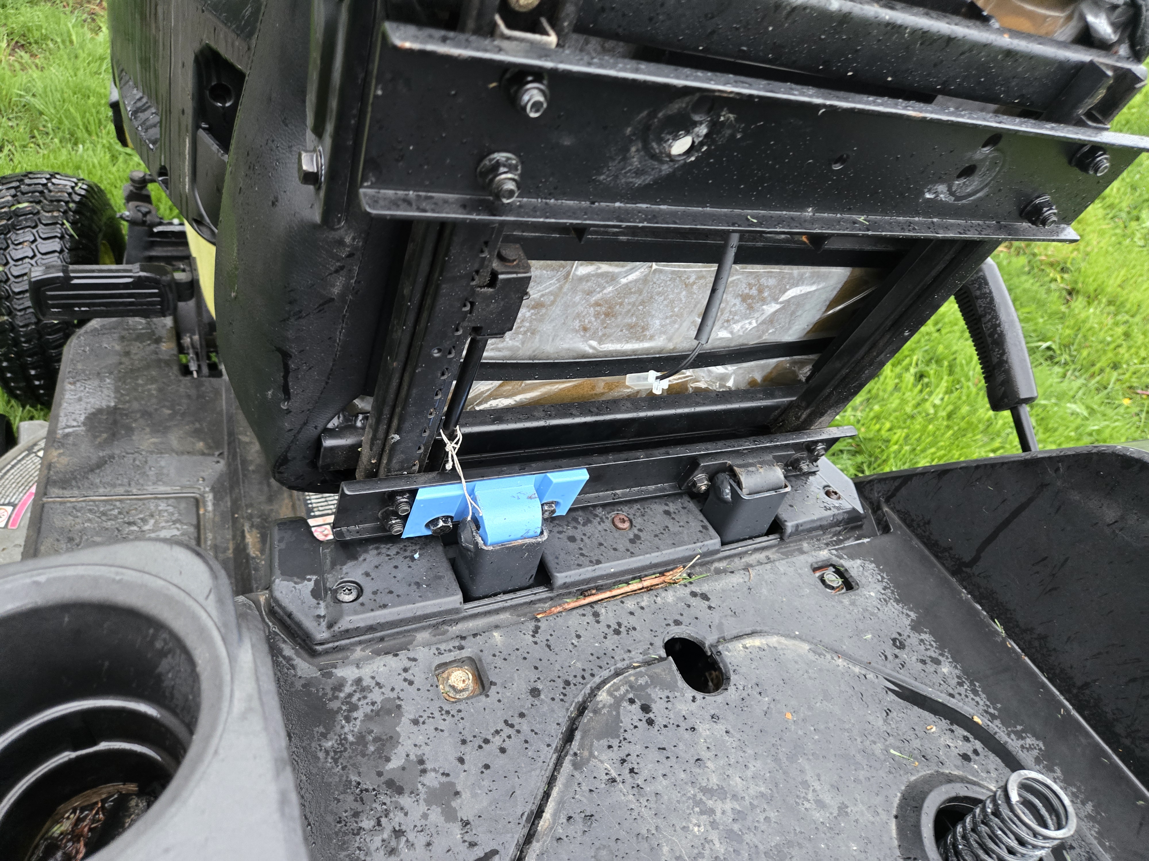 Ryobi T42Li 80V Riding Lawn Tractor Compatible Seat Bracket
