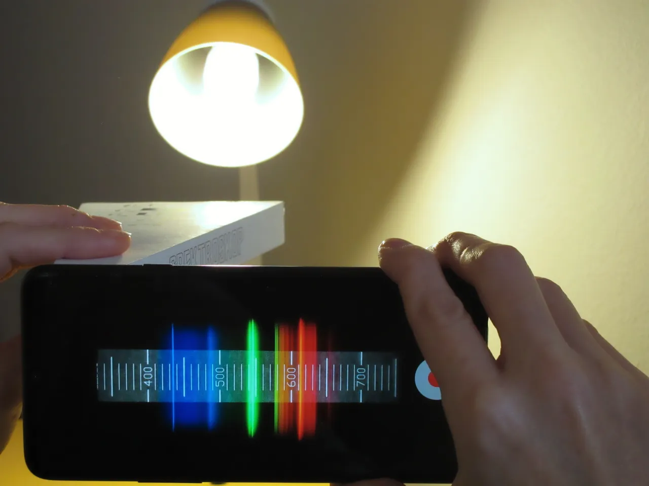 Spectroscope - decomposition of light and measurement of