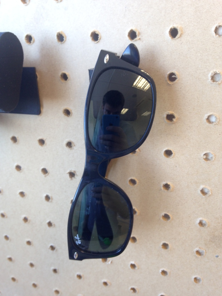 Sunglasses pegboard holder by diegotrap Download free STL model