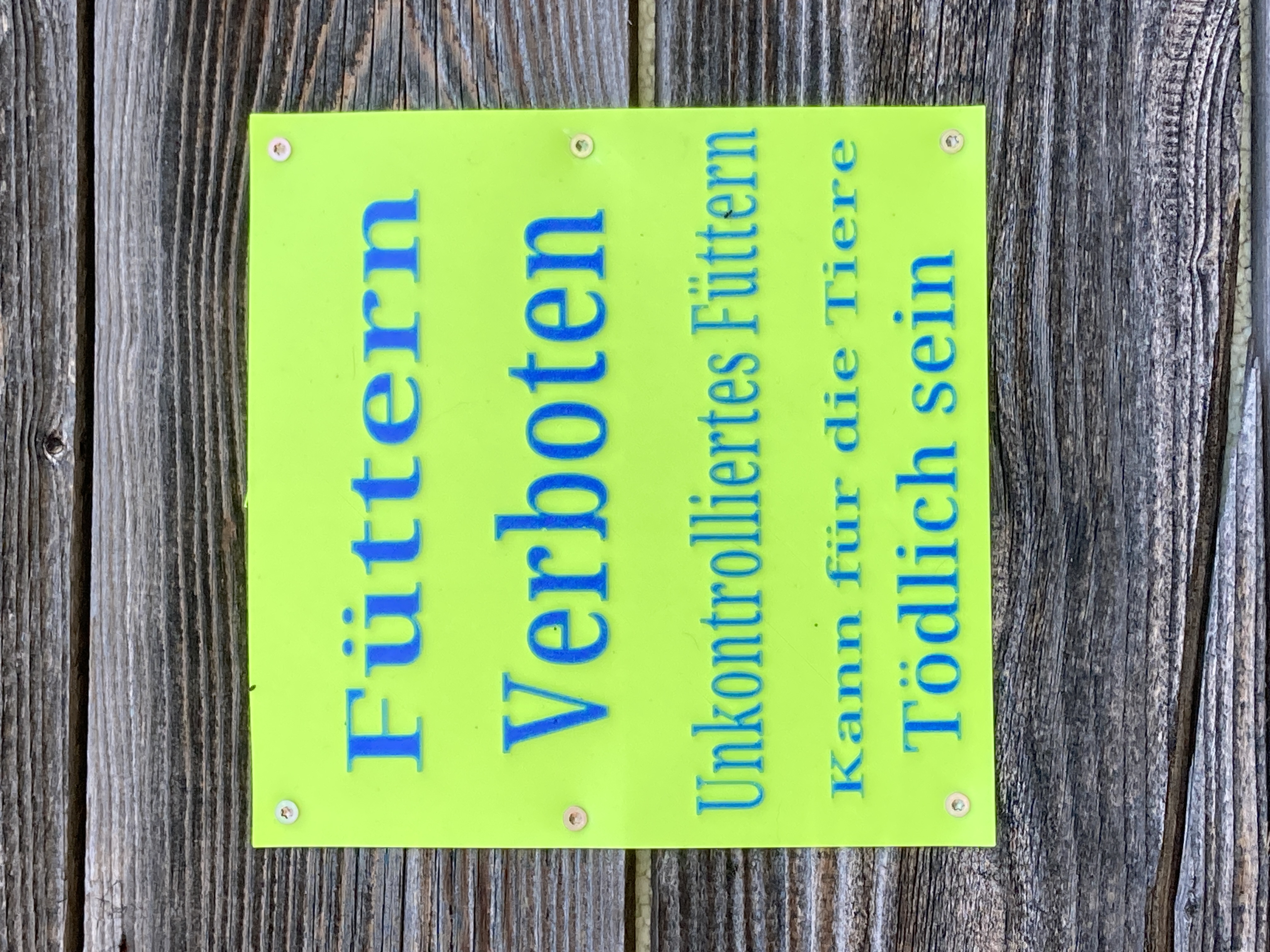 Ein Schild für Pferdebesitzer